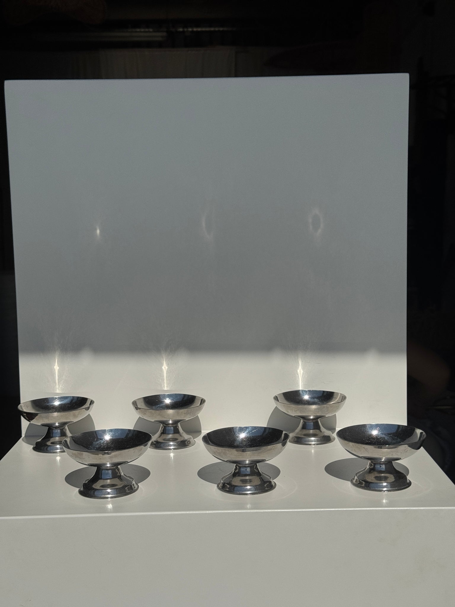 Lot de 6 coupes à glace en métal argenté petit pied D9 H5,5