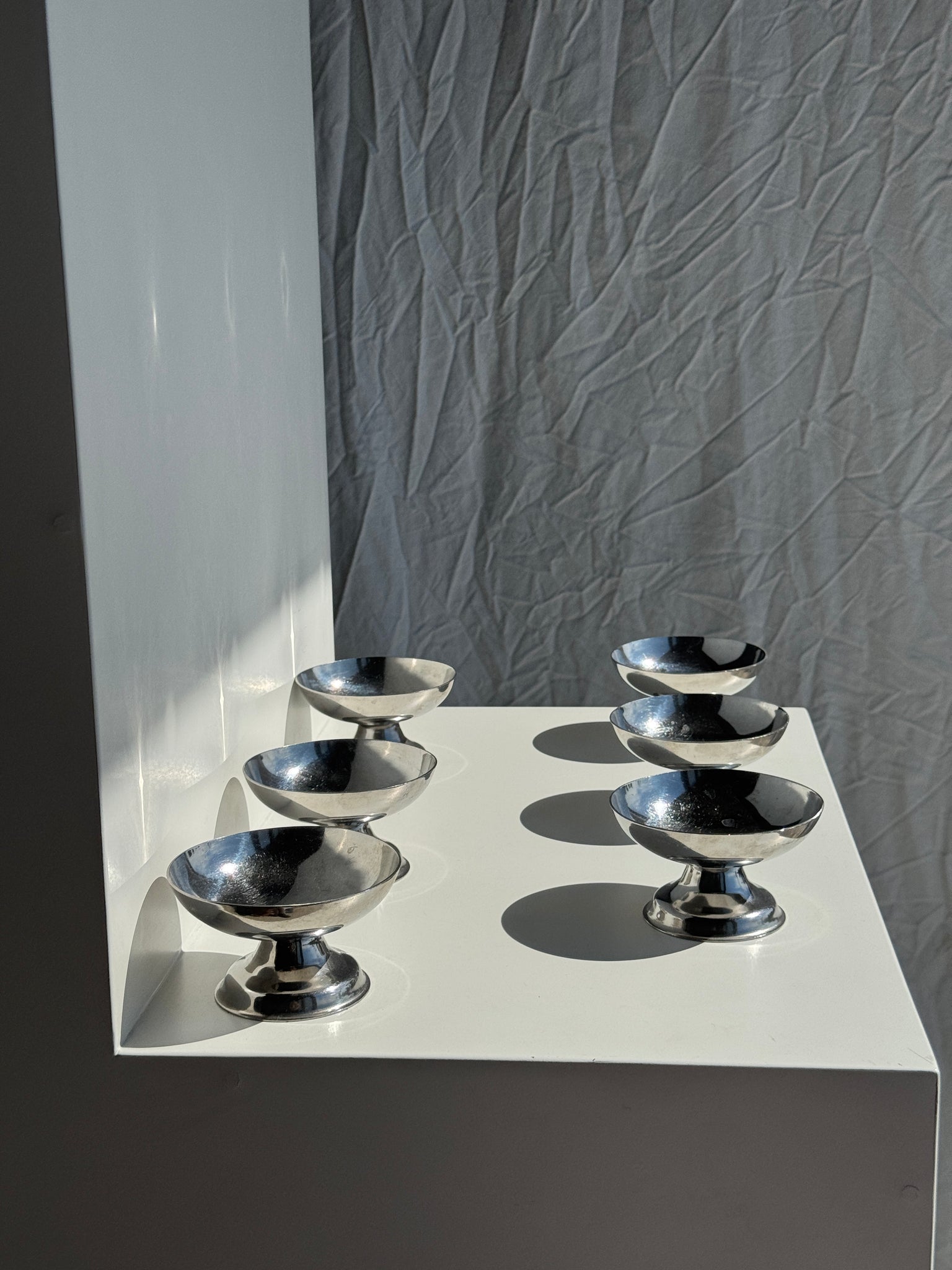 Lot de 6 coupes à glace en métal argenté petit pied D9 H5,5