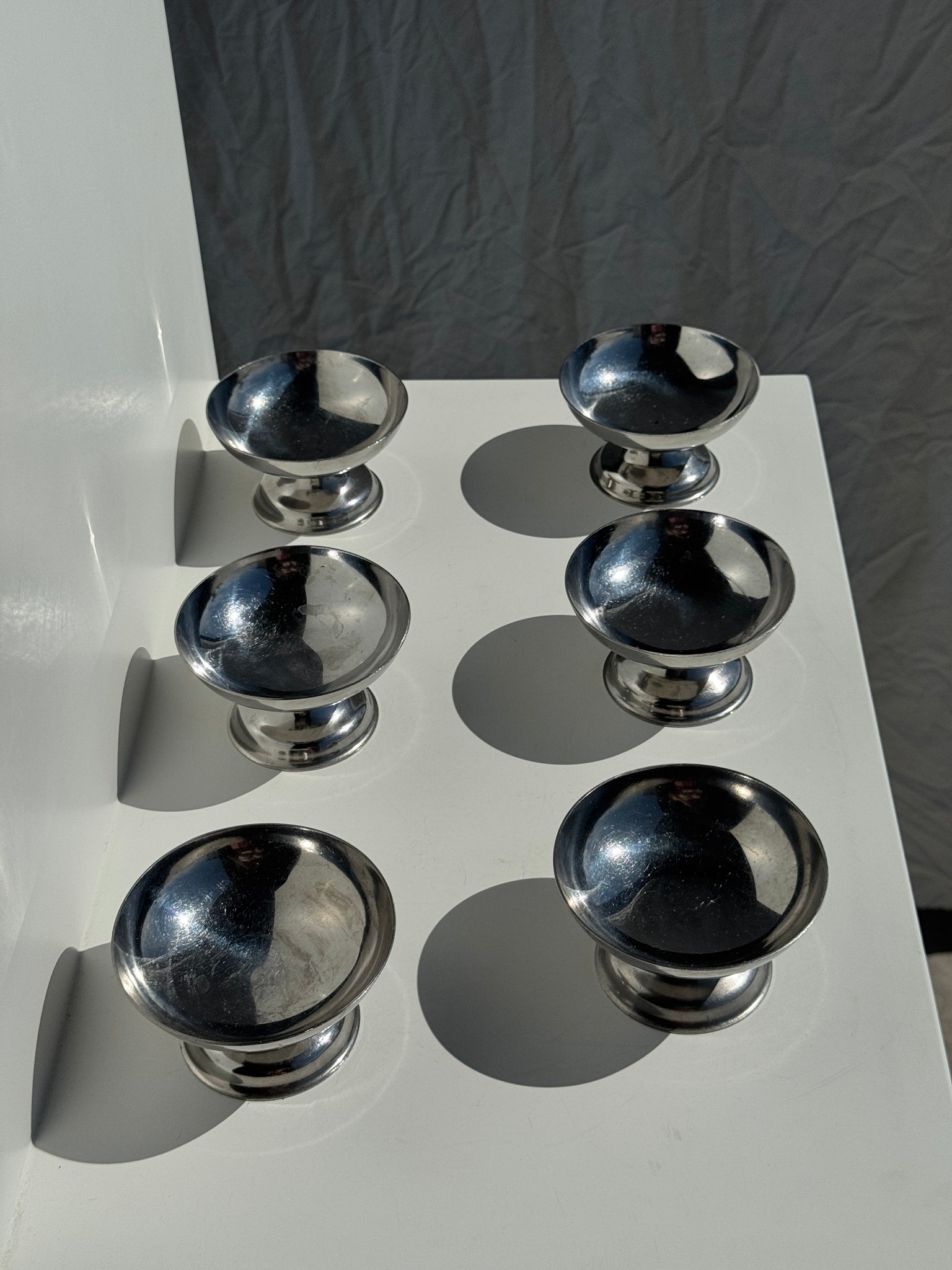 Lot de 6 coupes à glace en métal argenté petit pied D9 H5,5