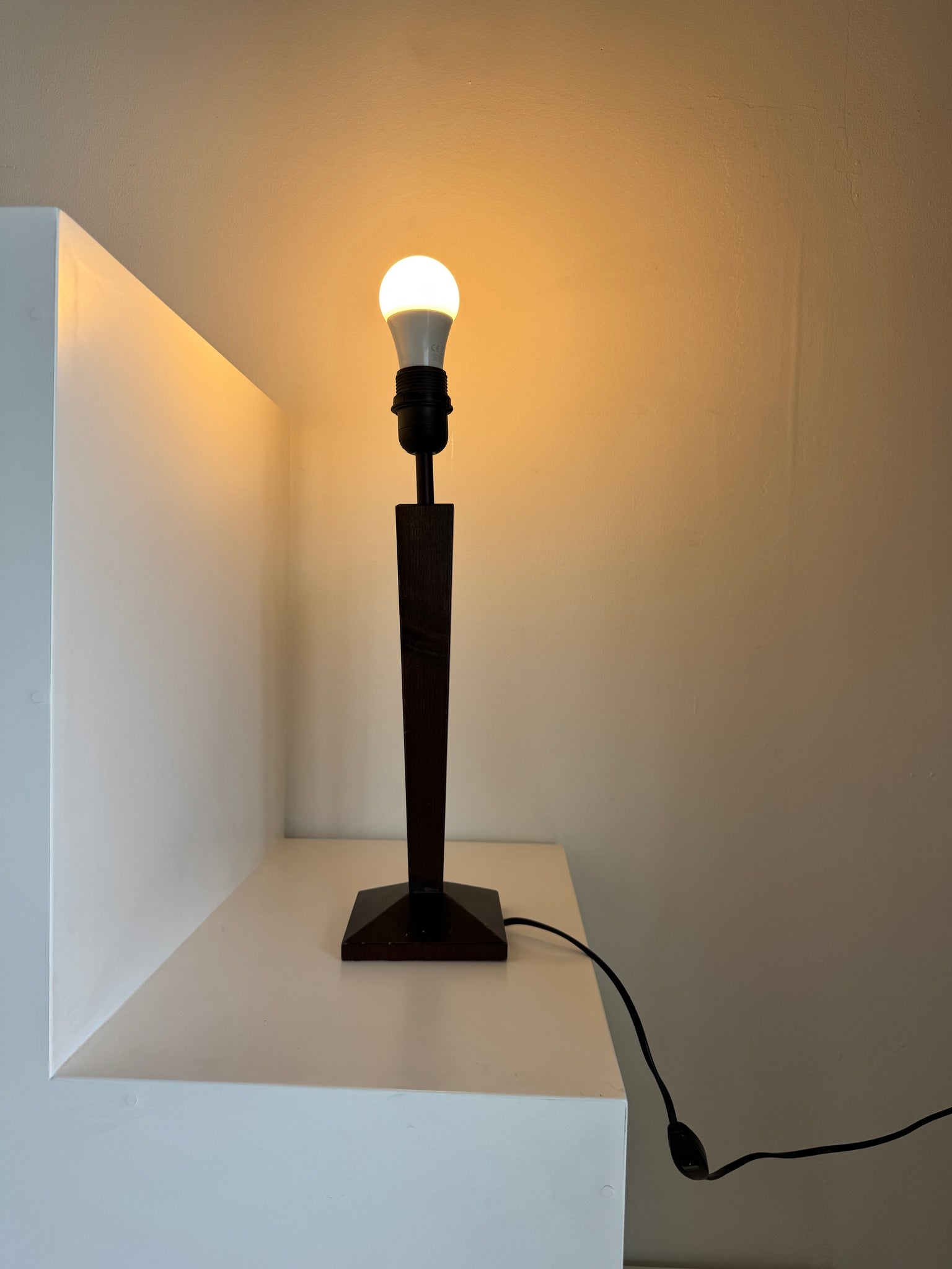 Pied de lampe vintage en bois design H43