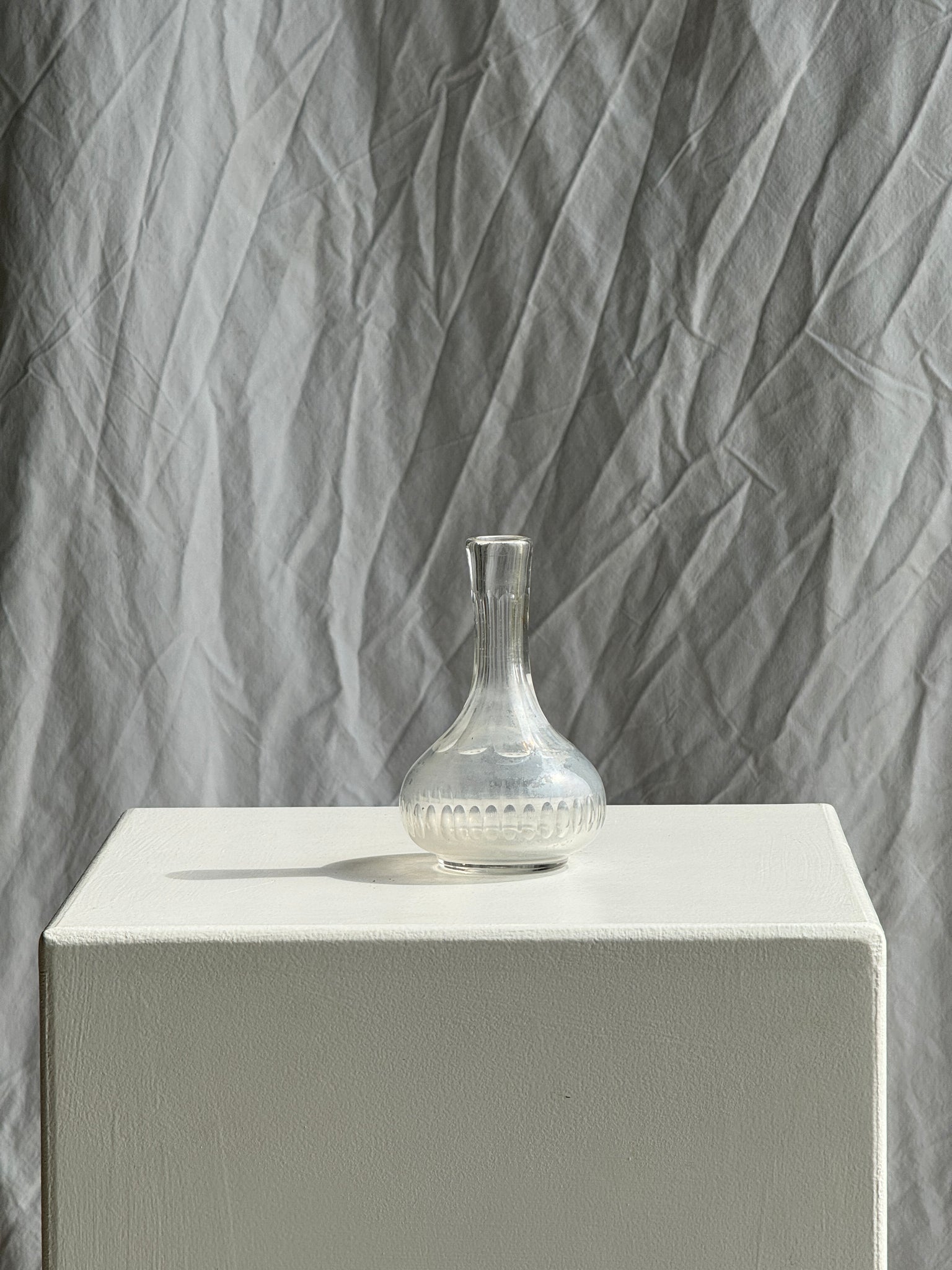 Mini vase soliflore en verre vintage panse boule H12,5