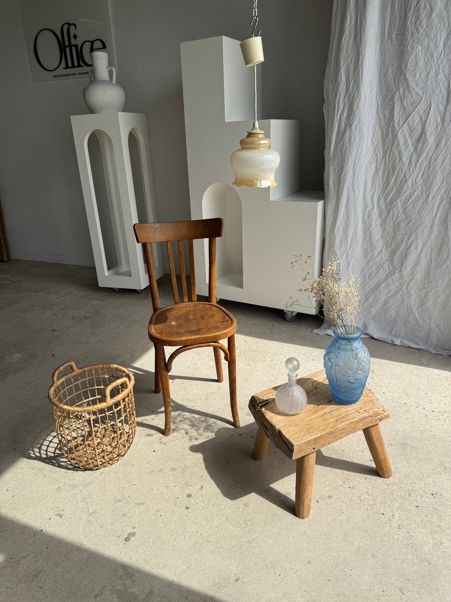 Suspension vintage en verre opalin dégradé blanc et jaune