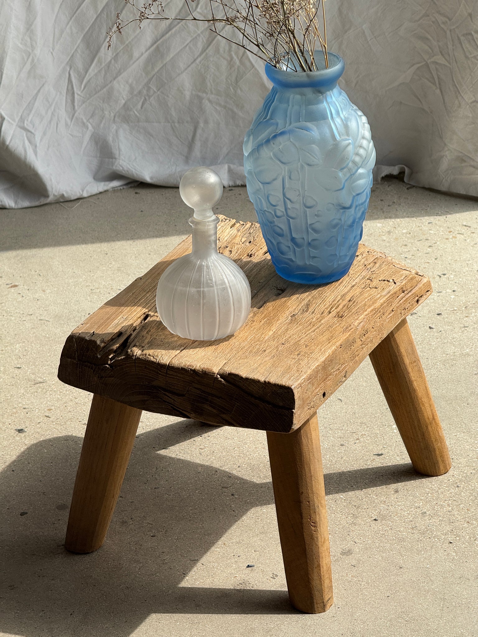Grand flacon en verre mat vintage H20