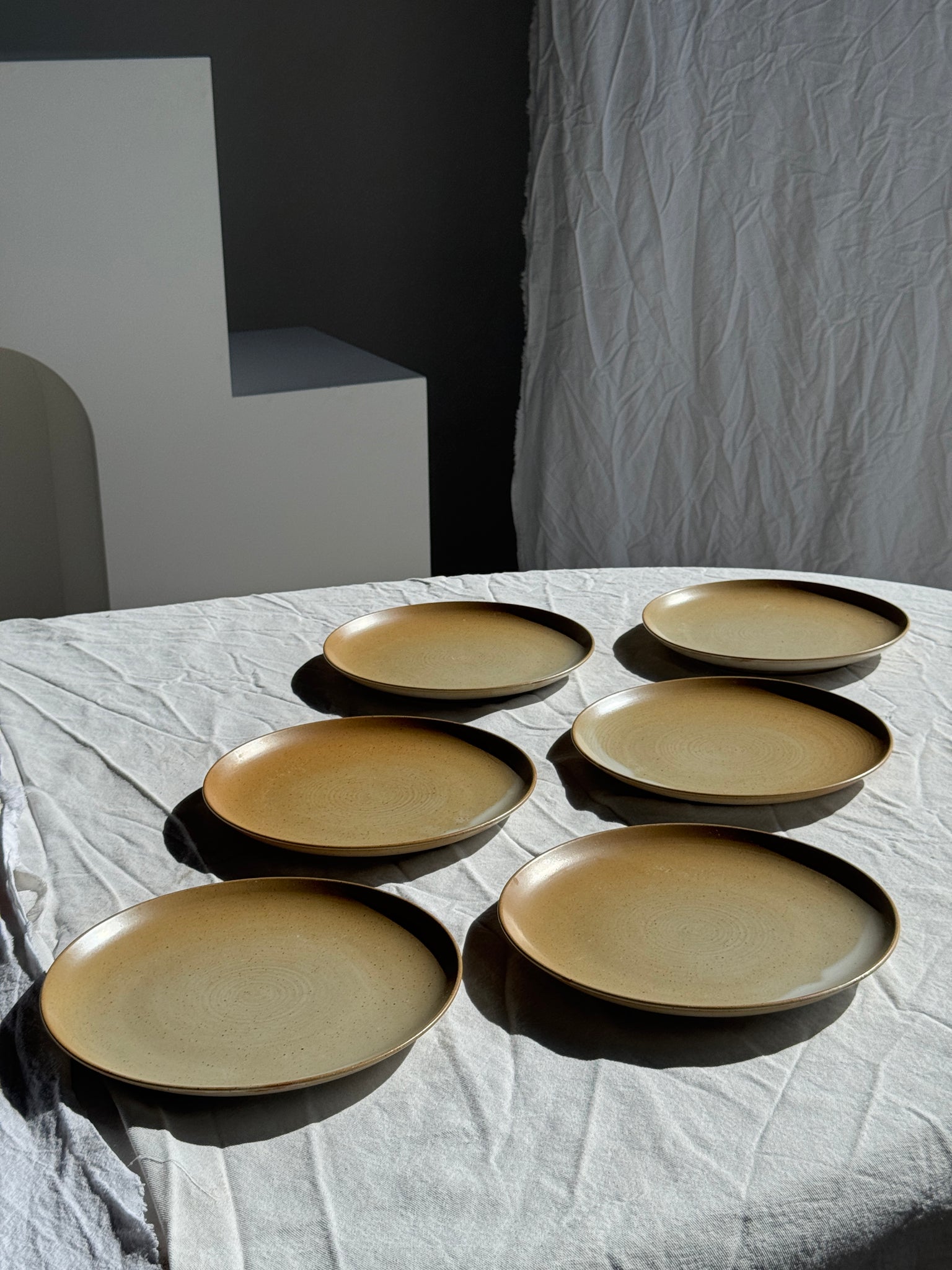 Lot de 6 assiettes en grès Village France D24