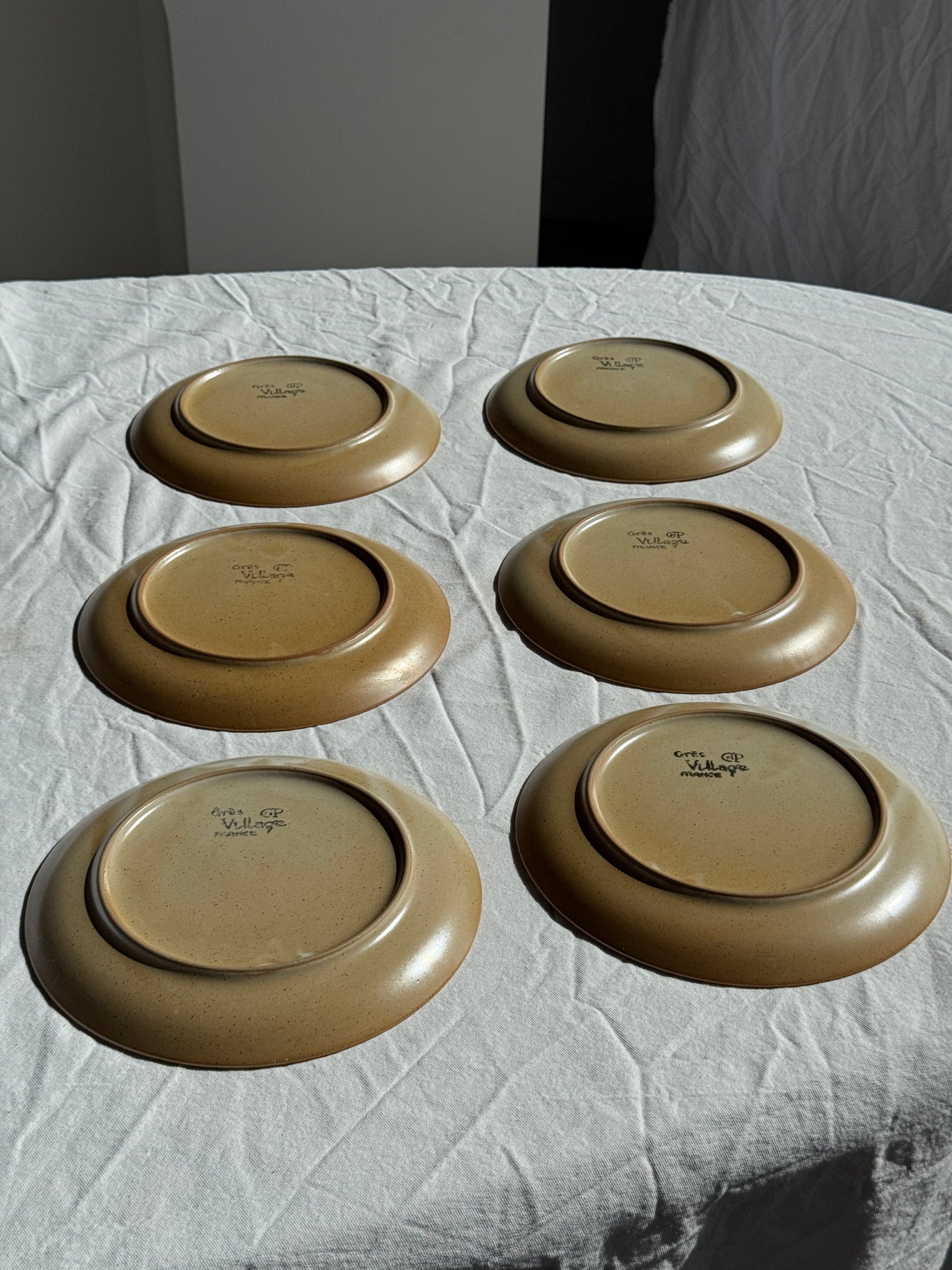 Lot de 6 assiettes en grès Village France D24
