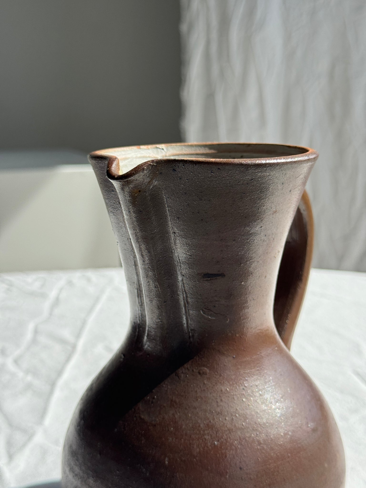 Carafe ou pichet en grès H20