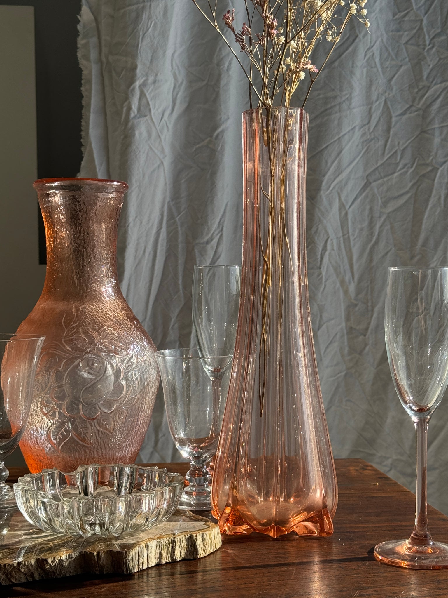 Grand vase soliflore en verre rose H37 D18A