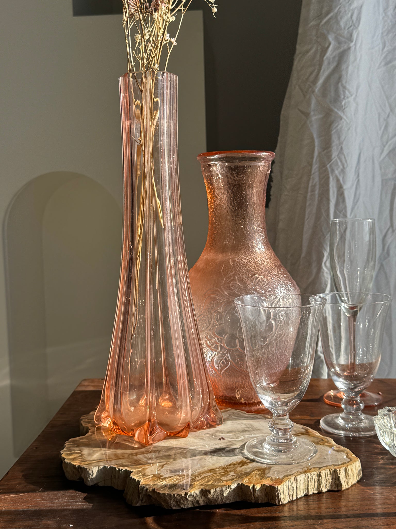 Grand vase soliflore en verre rose H37 D18A