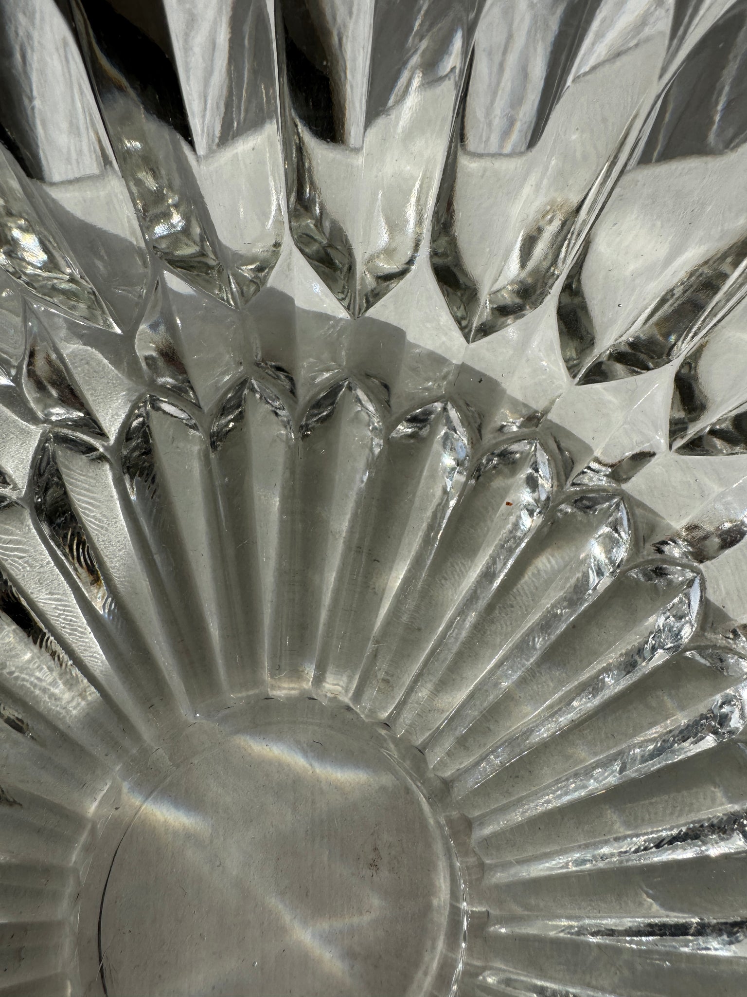 Saladier en cristal à motif de rosace stylisée H8 D23