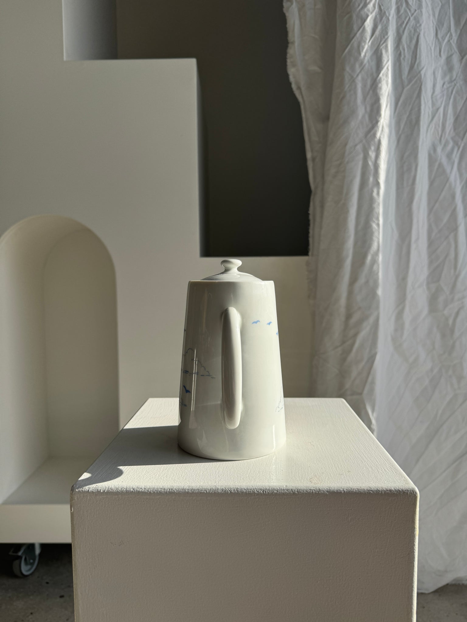 Petite théière vintage à motif de nuages France H18,5