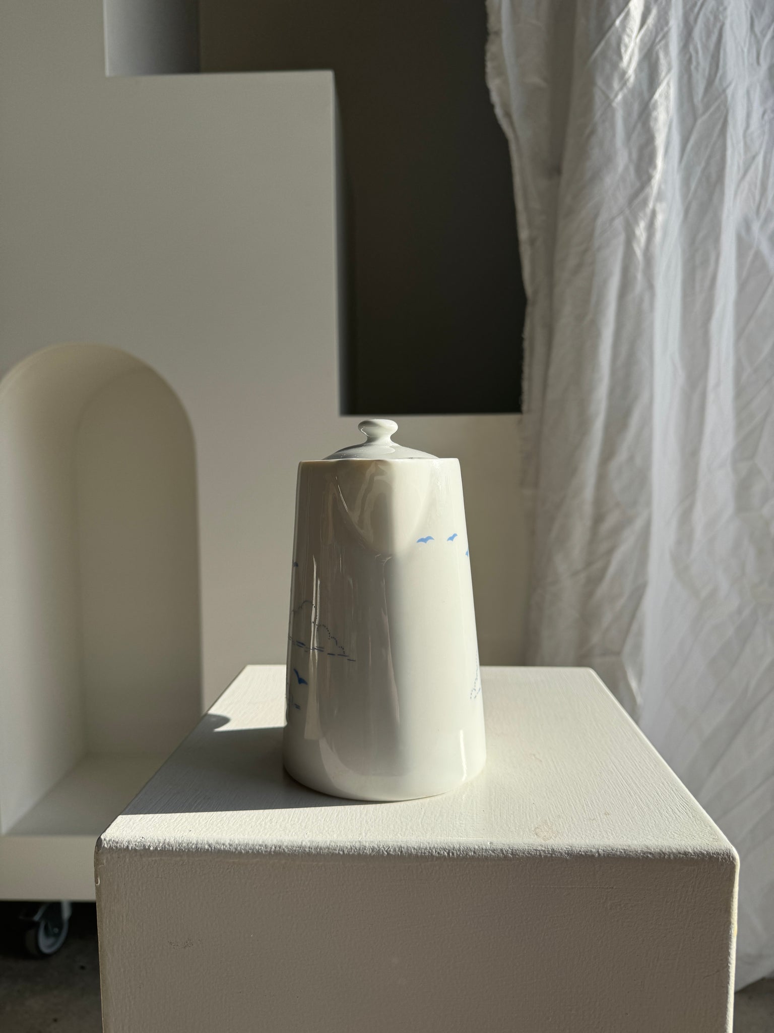 Petite théière vintage à motif de nuages France H18,5