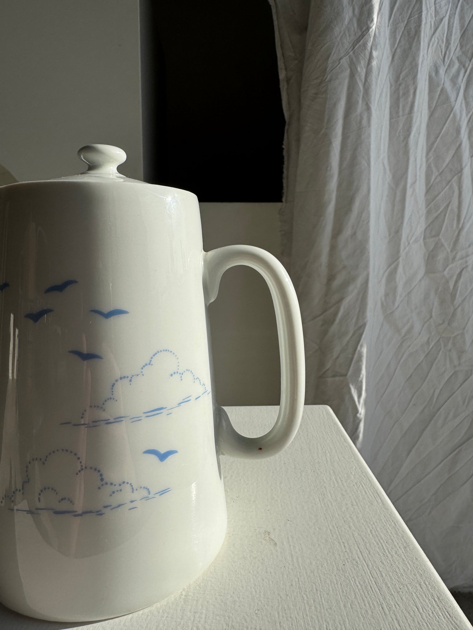 Petite théière vintage à motif de nuages France H18,5