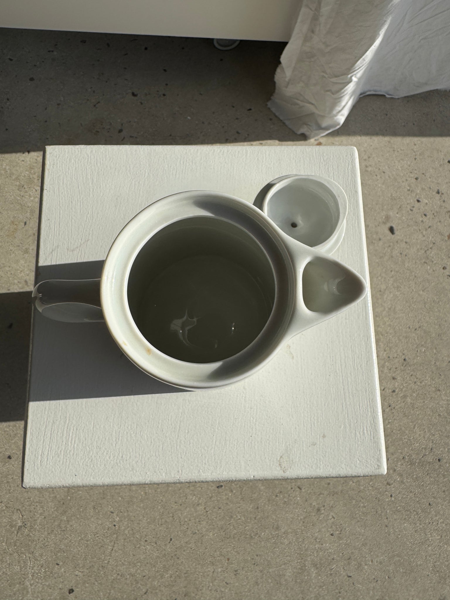 Petite théière vintage à motif de nuages France H18,5