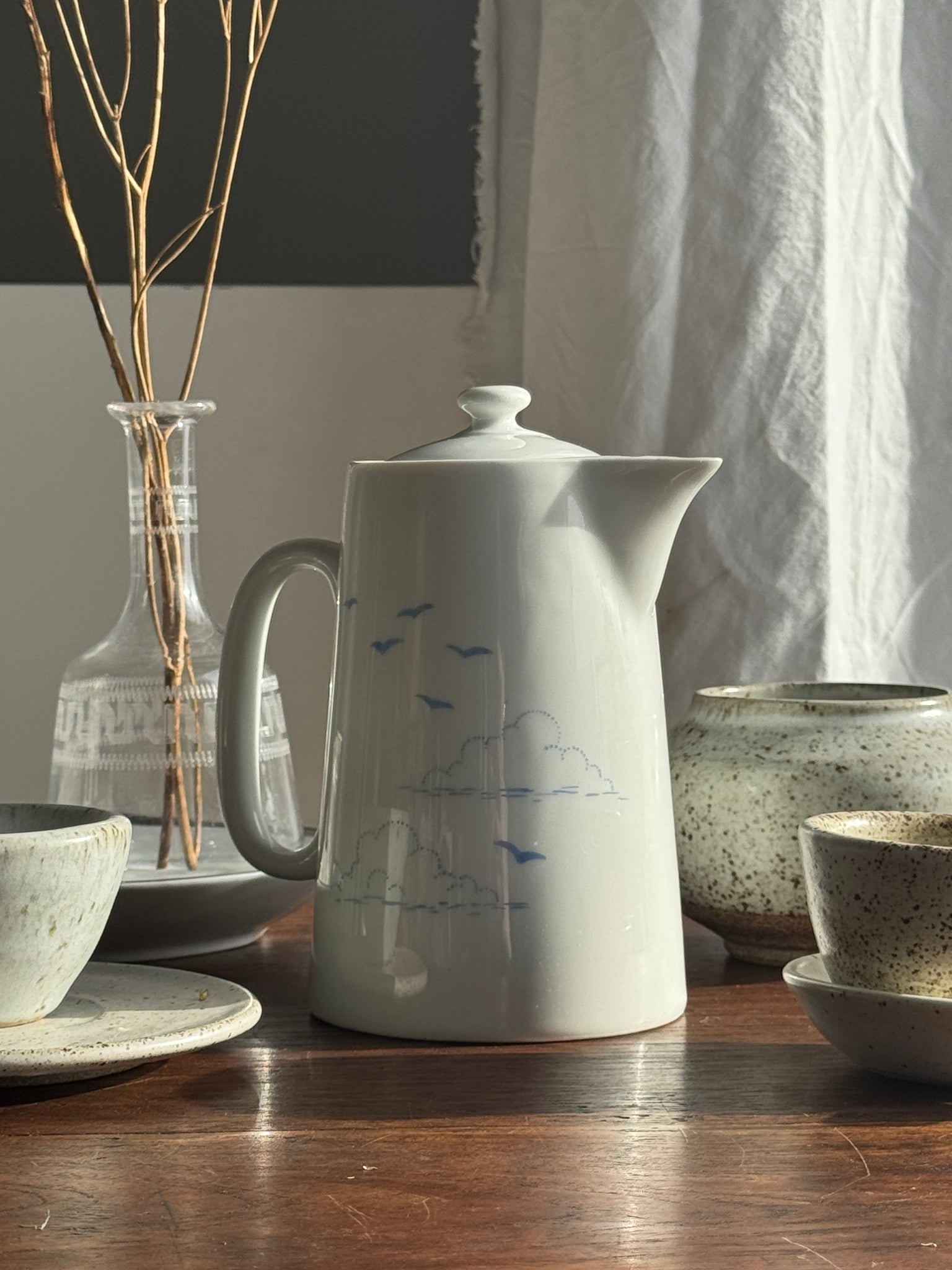 Petite théière vintage à motif de nuages France H18,5