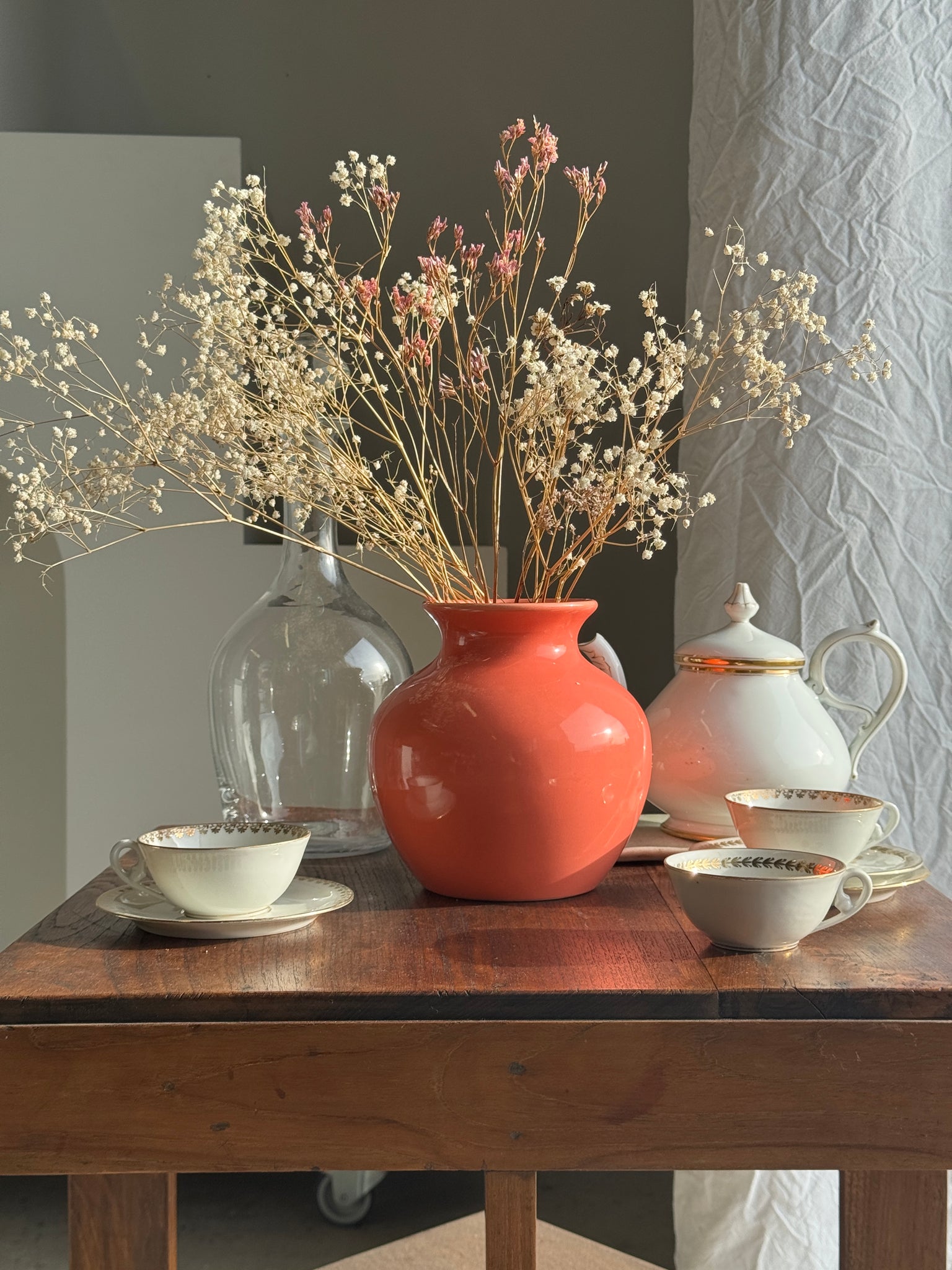 Vase boule corail années 90 H19 ; D17