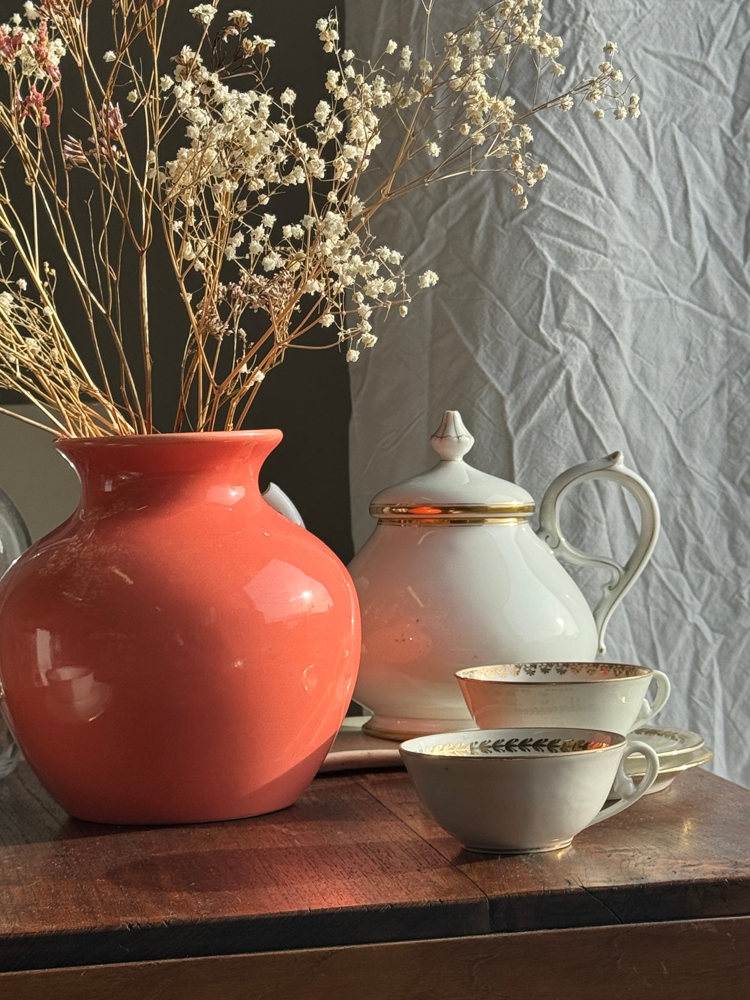 Vase boule corail années 90 H19 ; D17