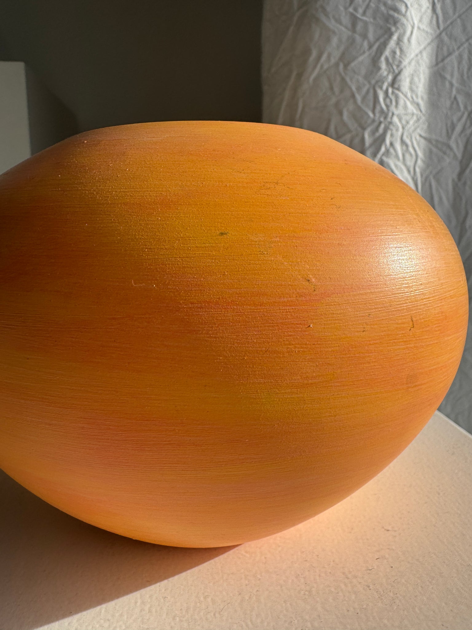 Vase boule orange années 90 H15 D20