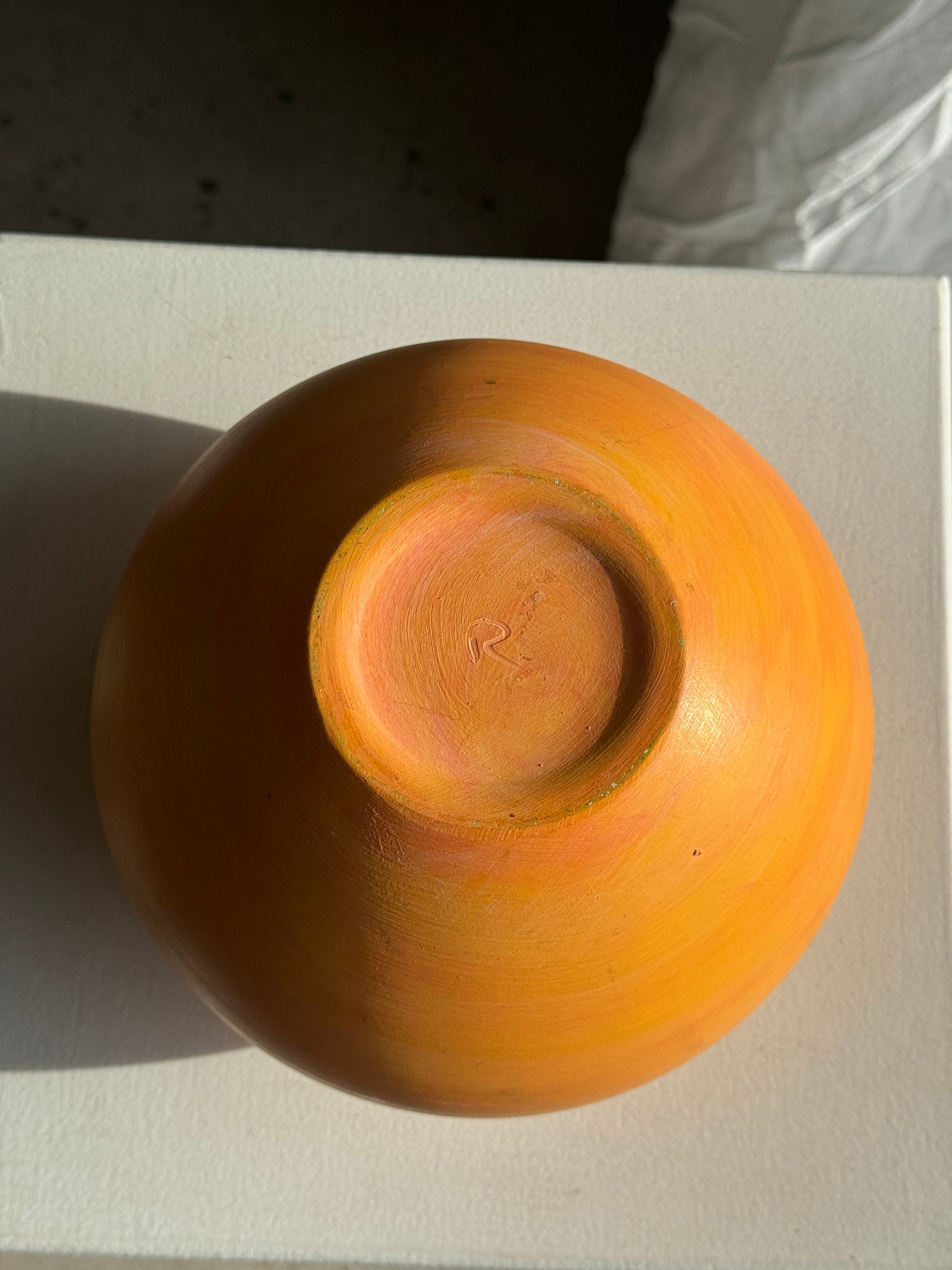 Vase boule orange années 90 H15 D20