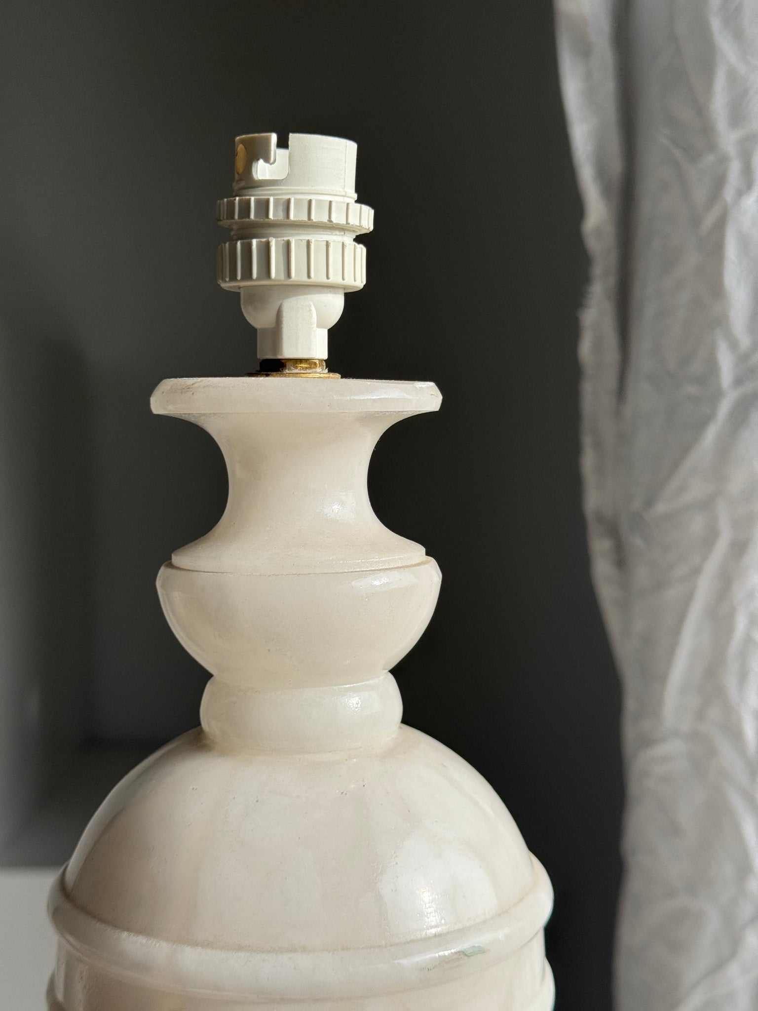 Grand pied de lampe en albâtre H41 D11