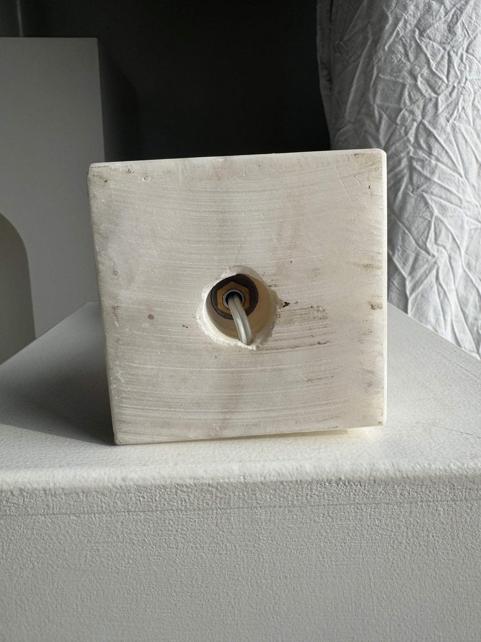 Grand pied de lampe en albâtre H41 D11