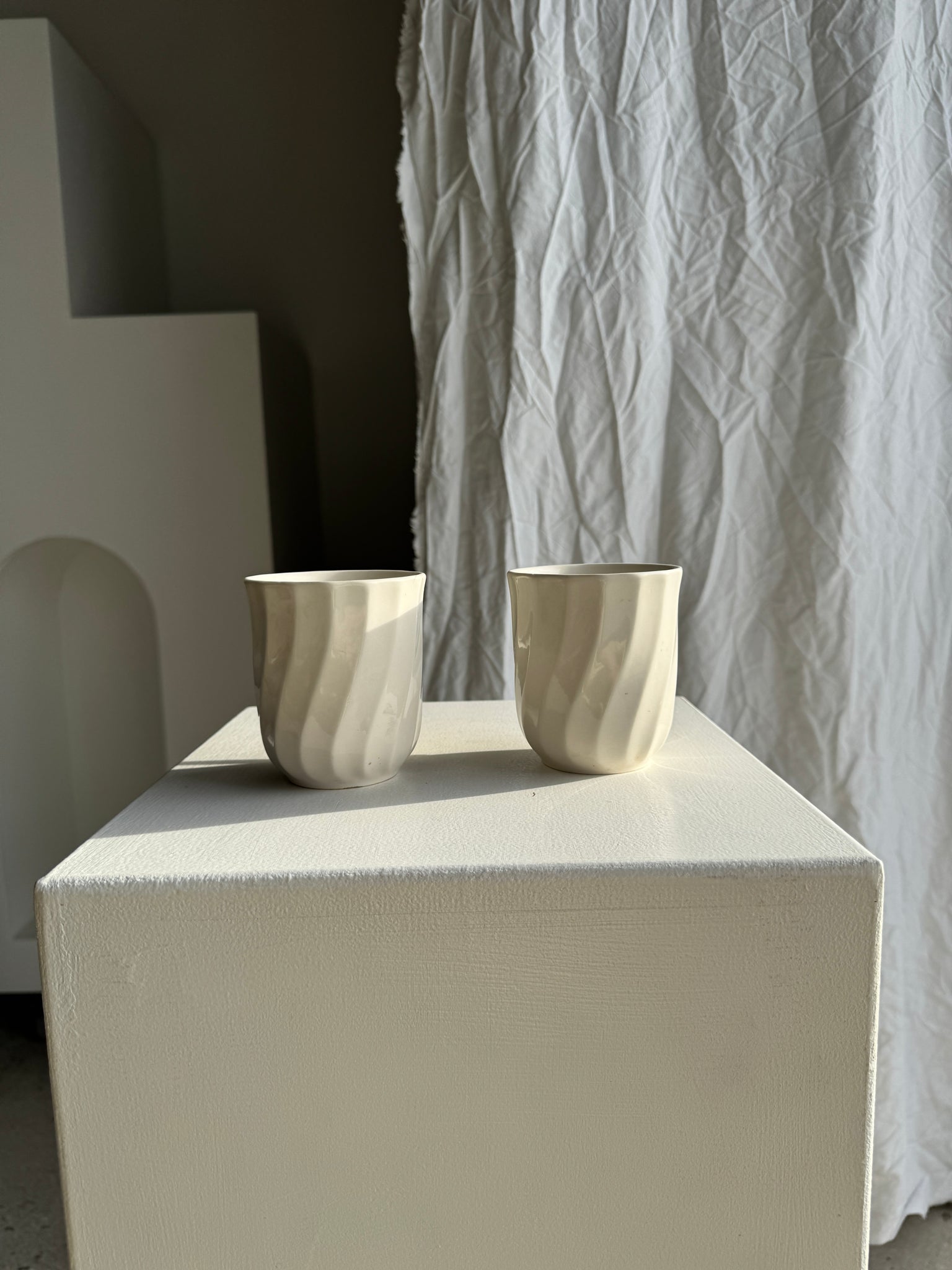 Paire de mug en porcelaine anglaise H10