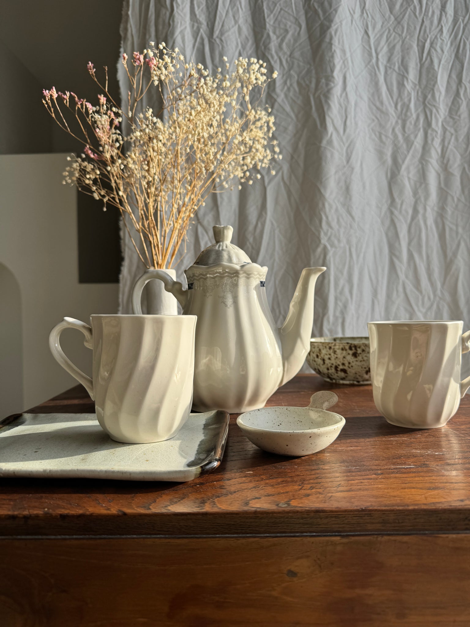 Paire de mug en porcelaine anglaise H10