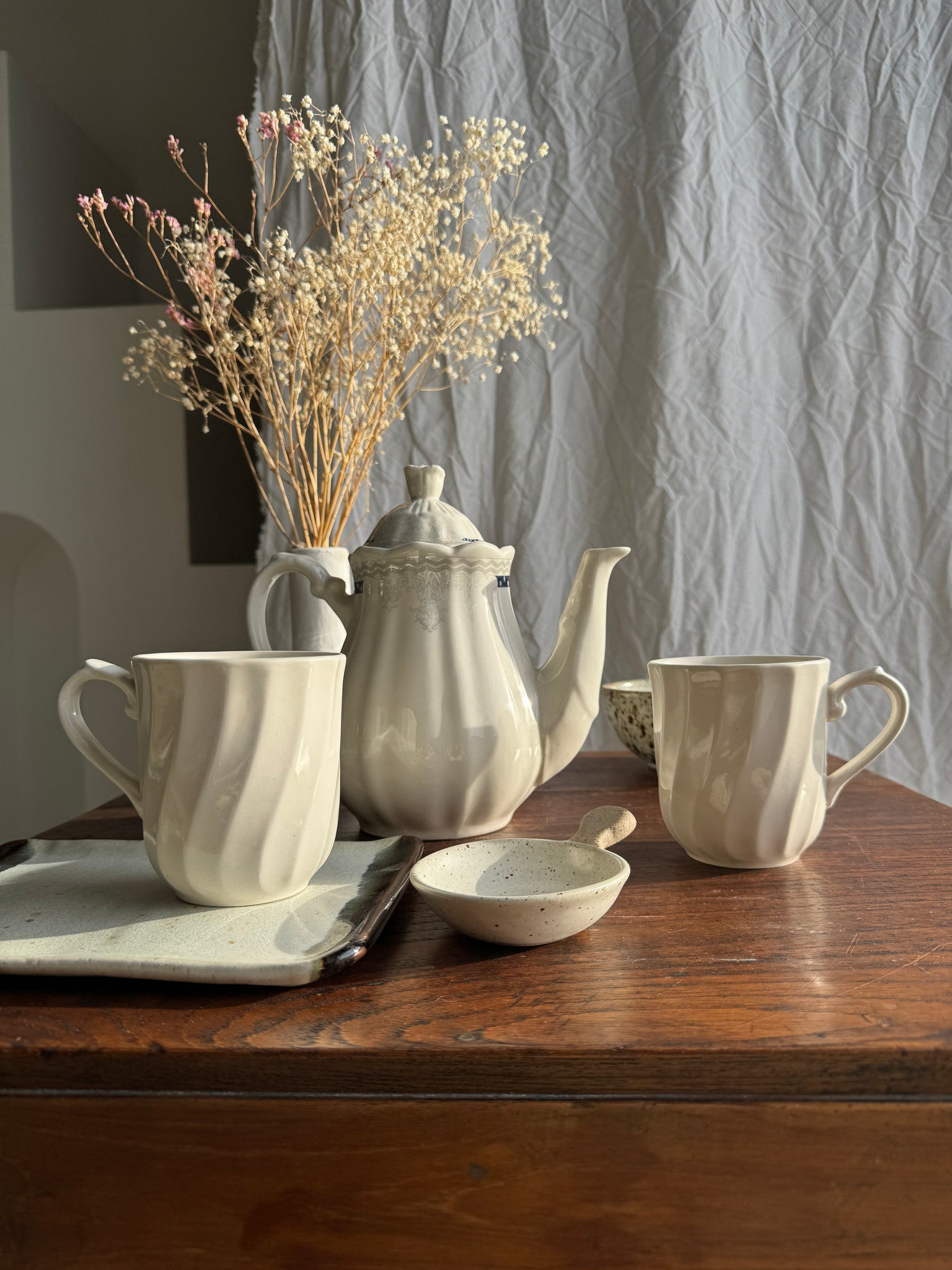 Paire de mug en porcelaine anglaise H10