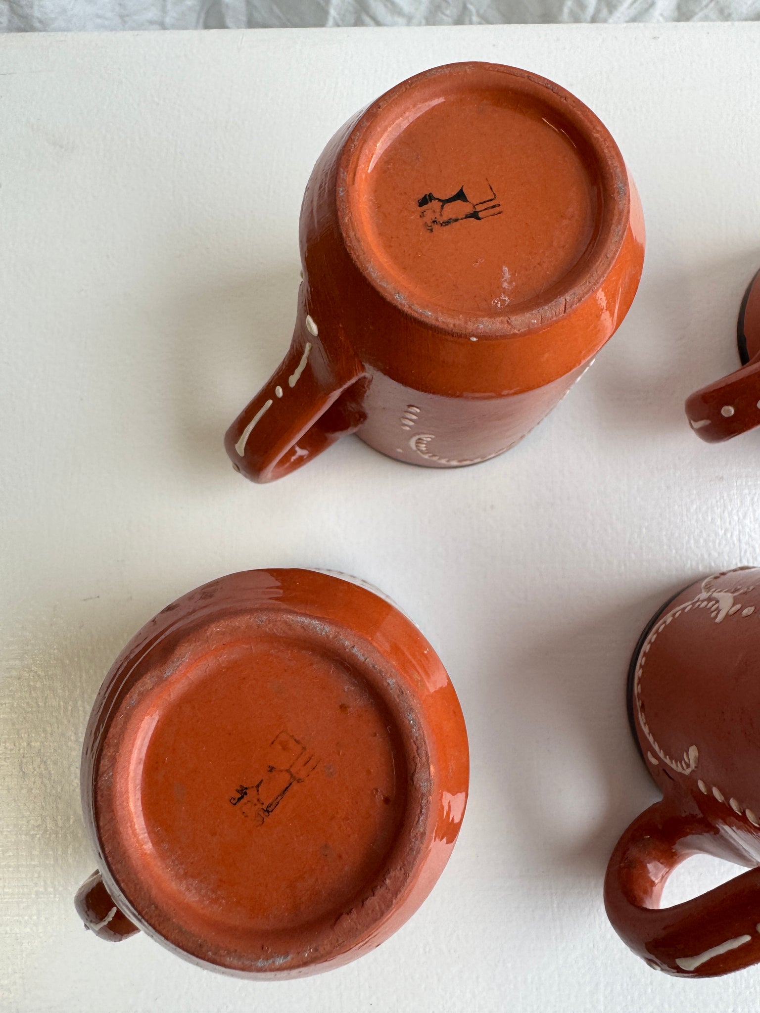 Lot de 6 tasses marron à motifs géométriques blanc et noir