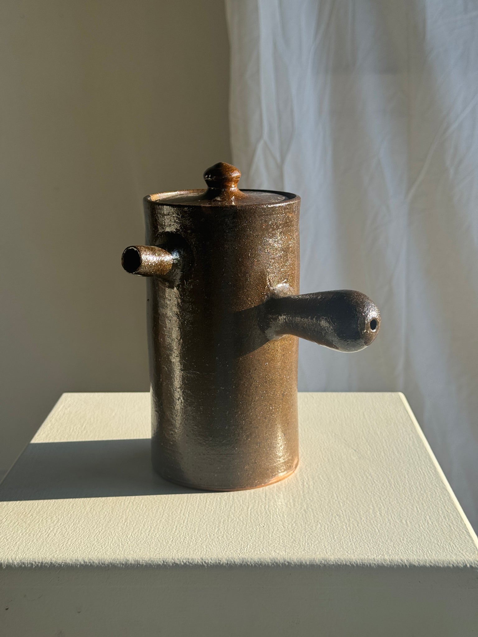 Chocolatière brune vintage en grès H22