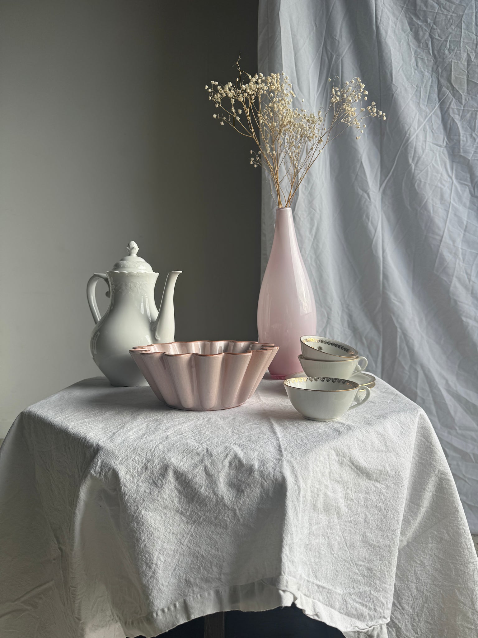 Plat à brioche Emile Henry en grès rose D22