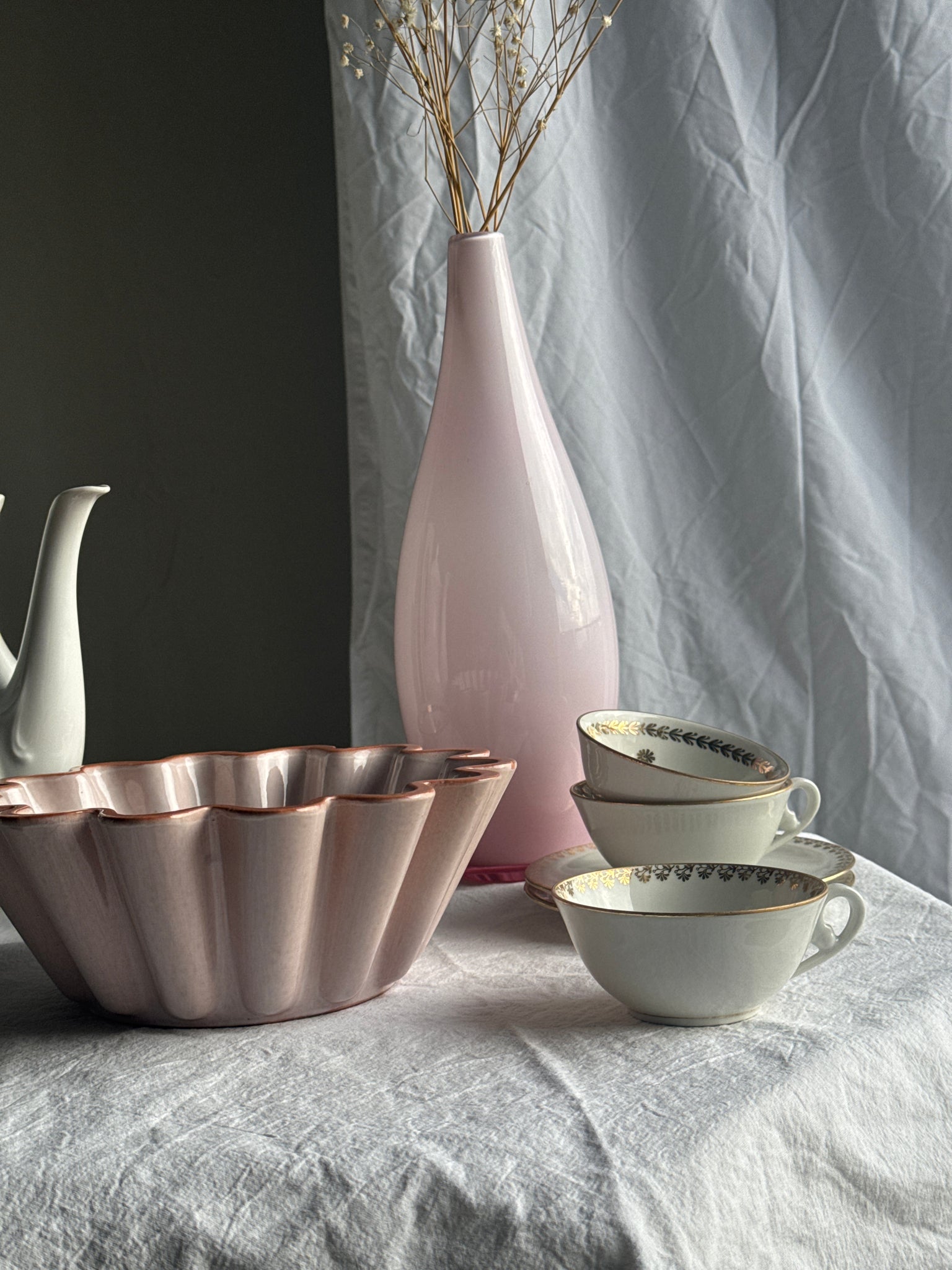 Plat à brioche Emile Henry en grès rose D22