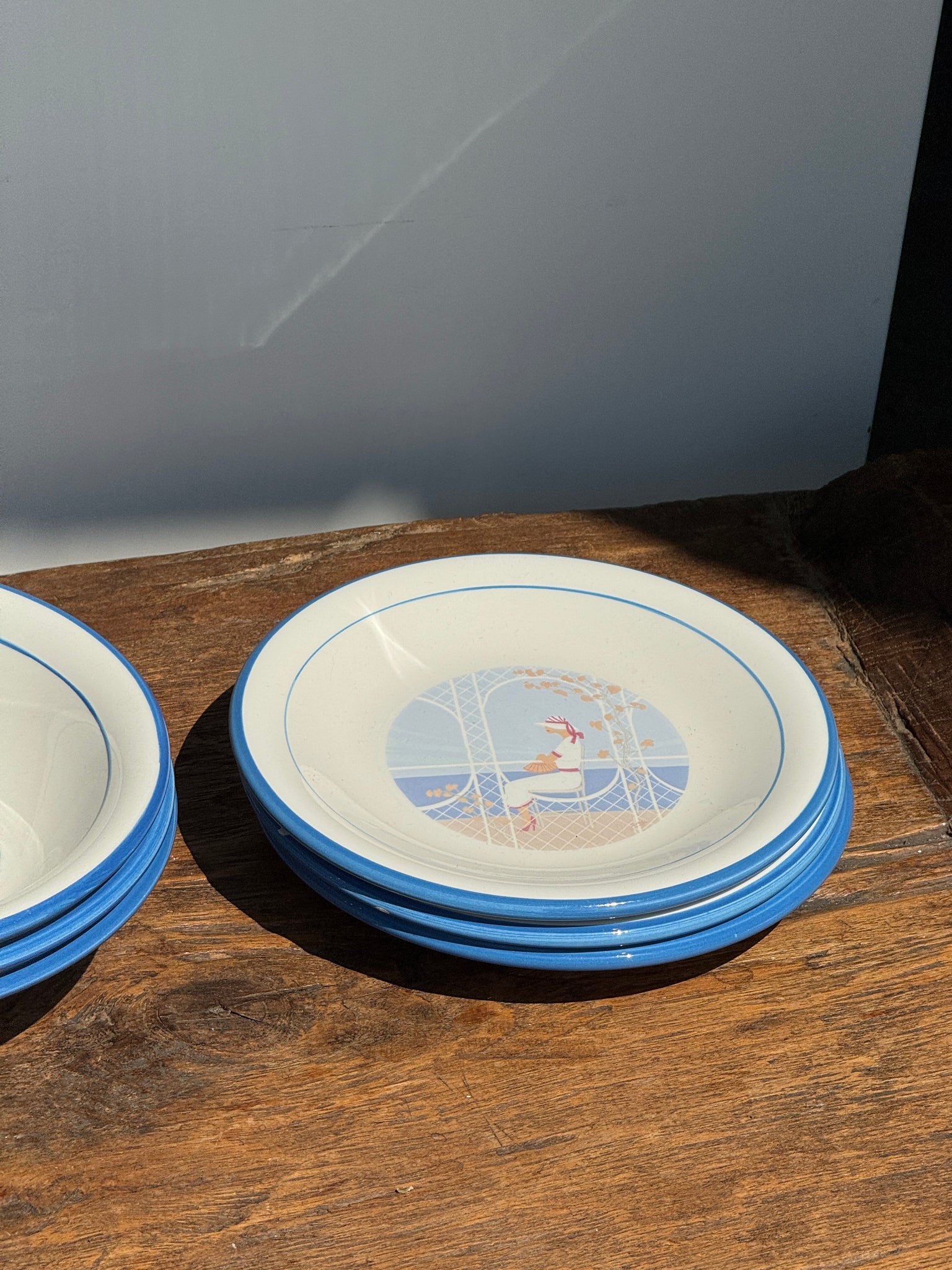 Lot de 3 assiettes creuses et 3 assiettes à dessert et 6 assiettes éclat, vaisselle italienne à motif de femmes en bord de mer