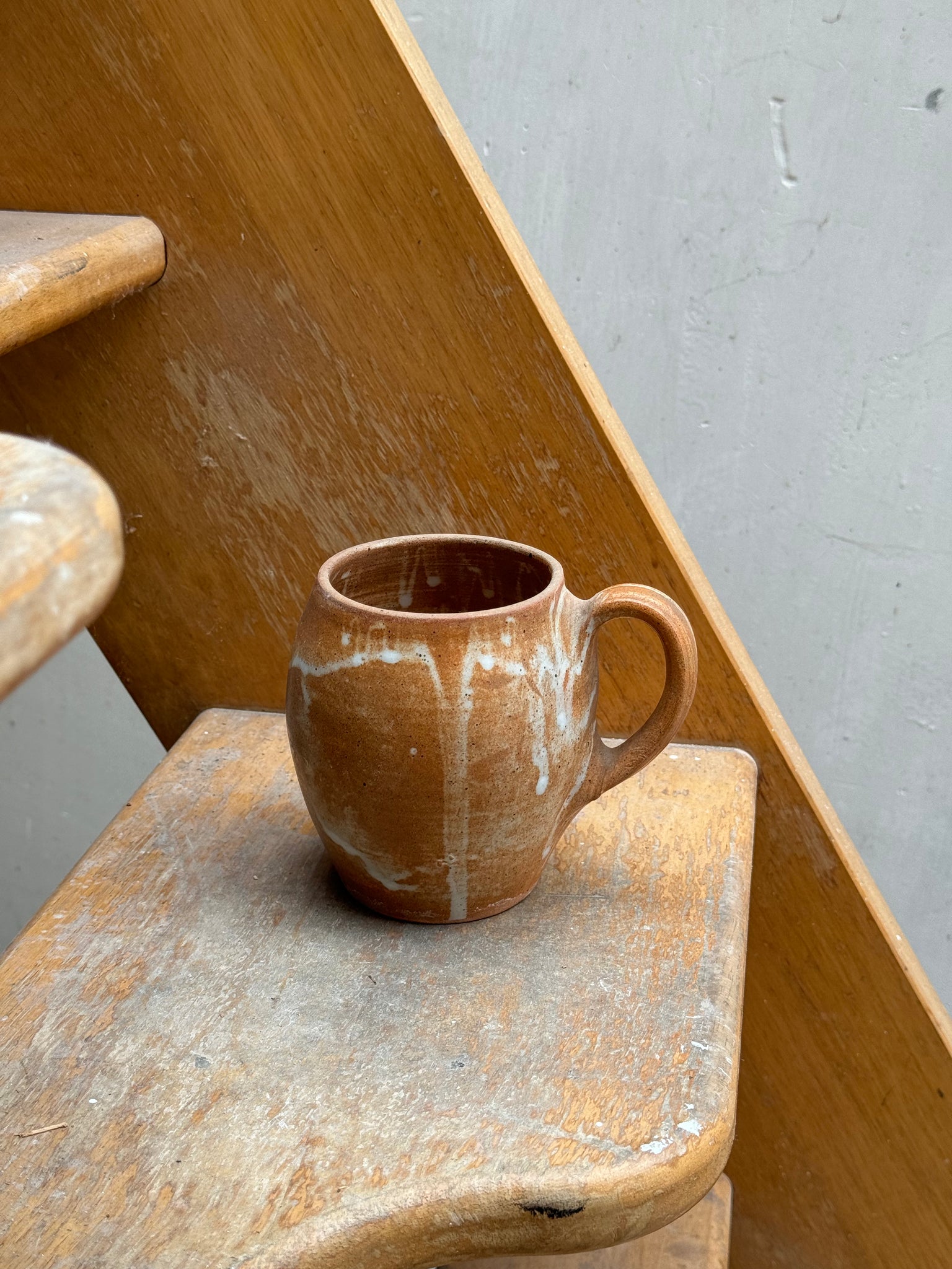 Mug en grès à anse