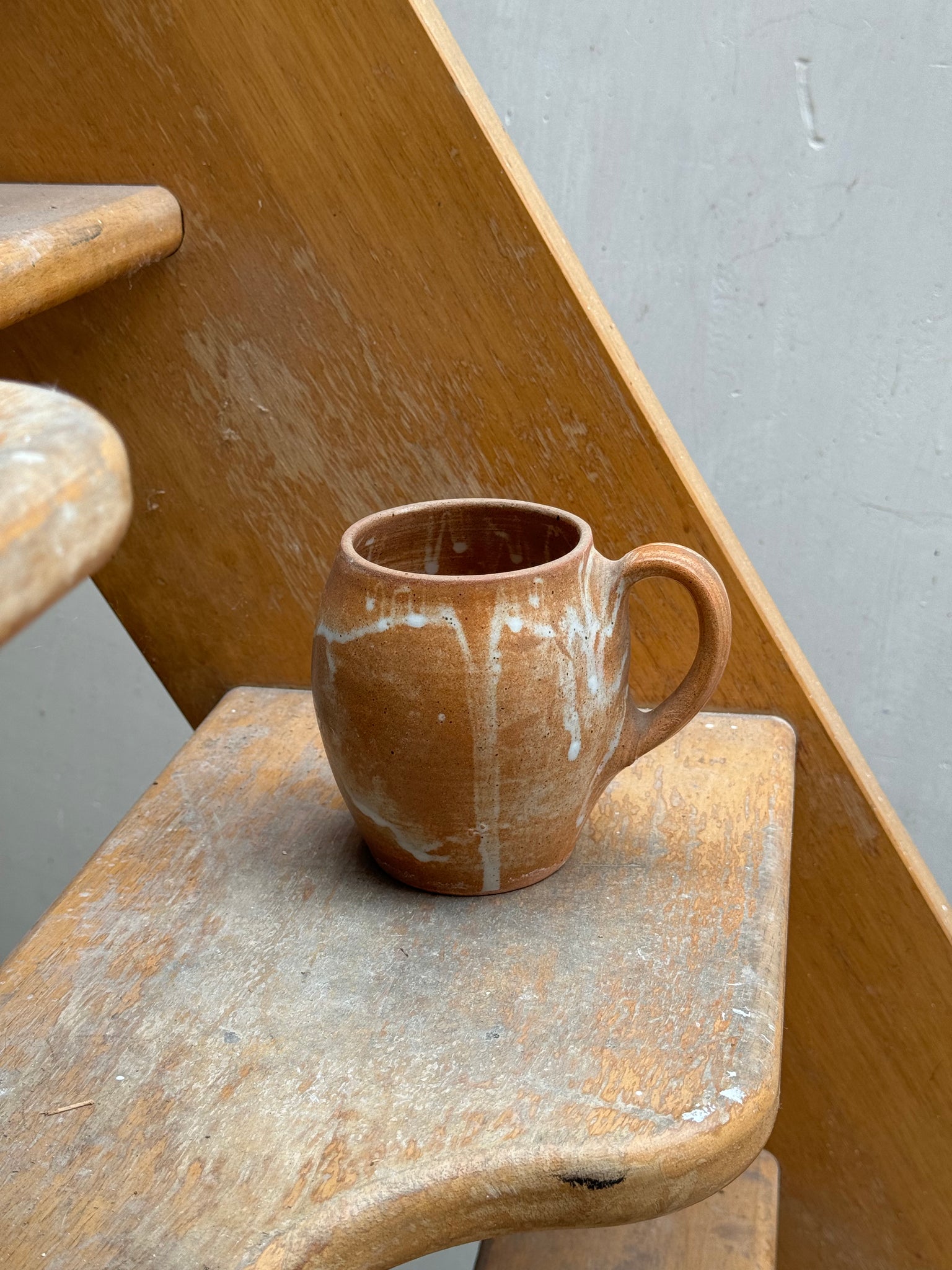 Mug en grès à anse