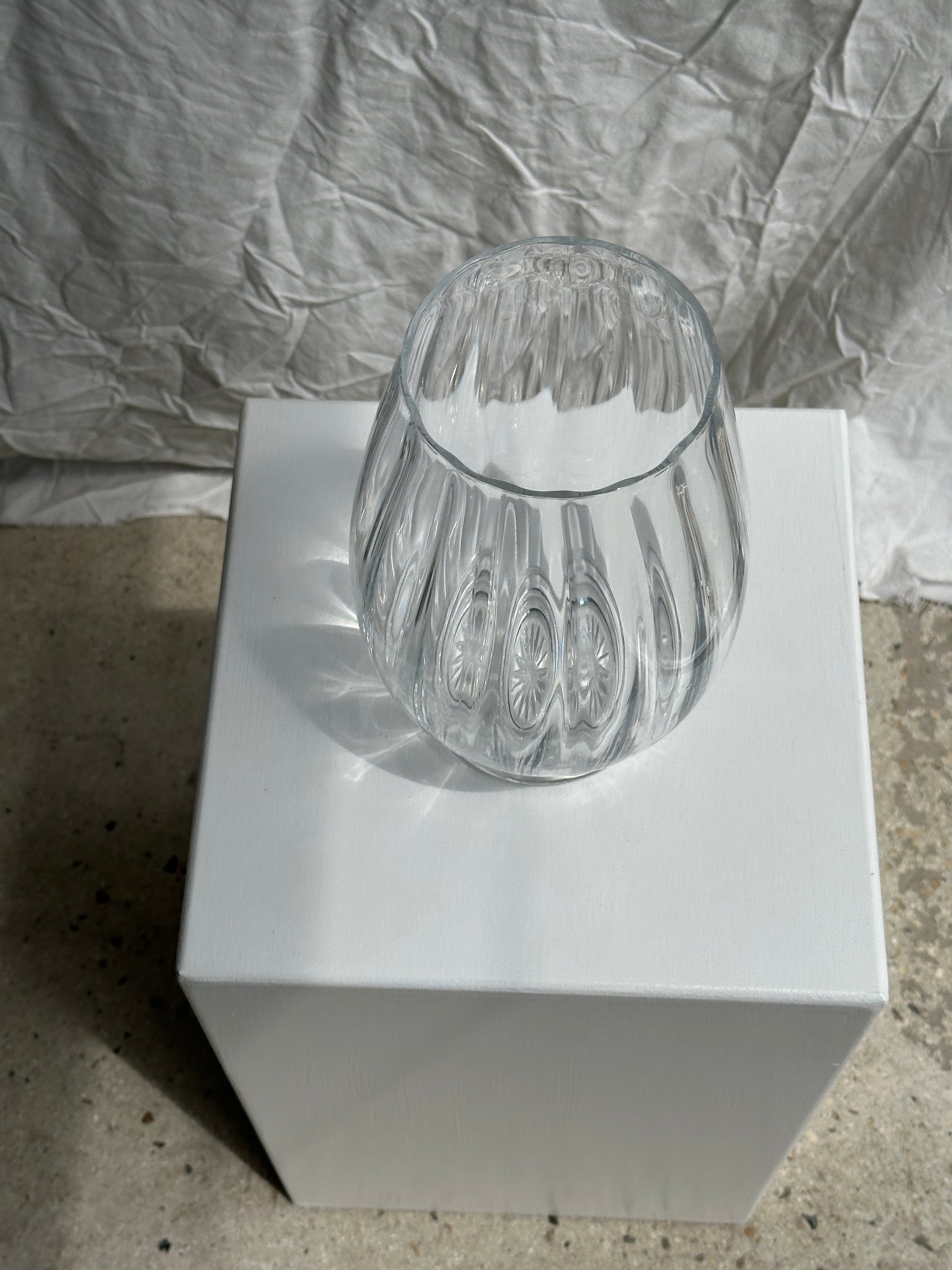 Grand vase en verre ovale strié H25 D11