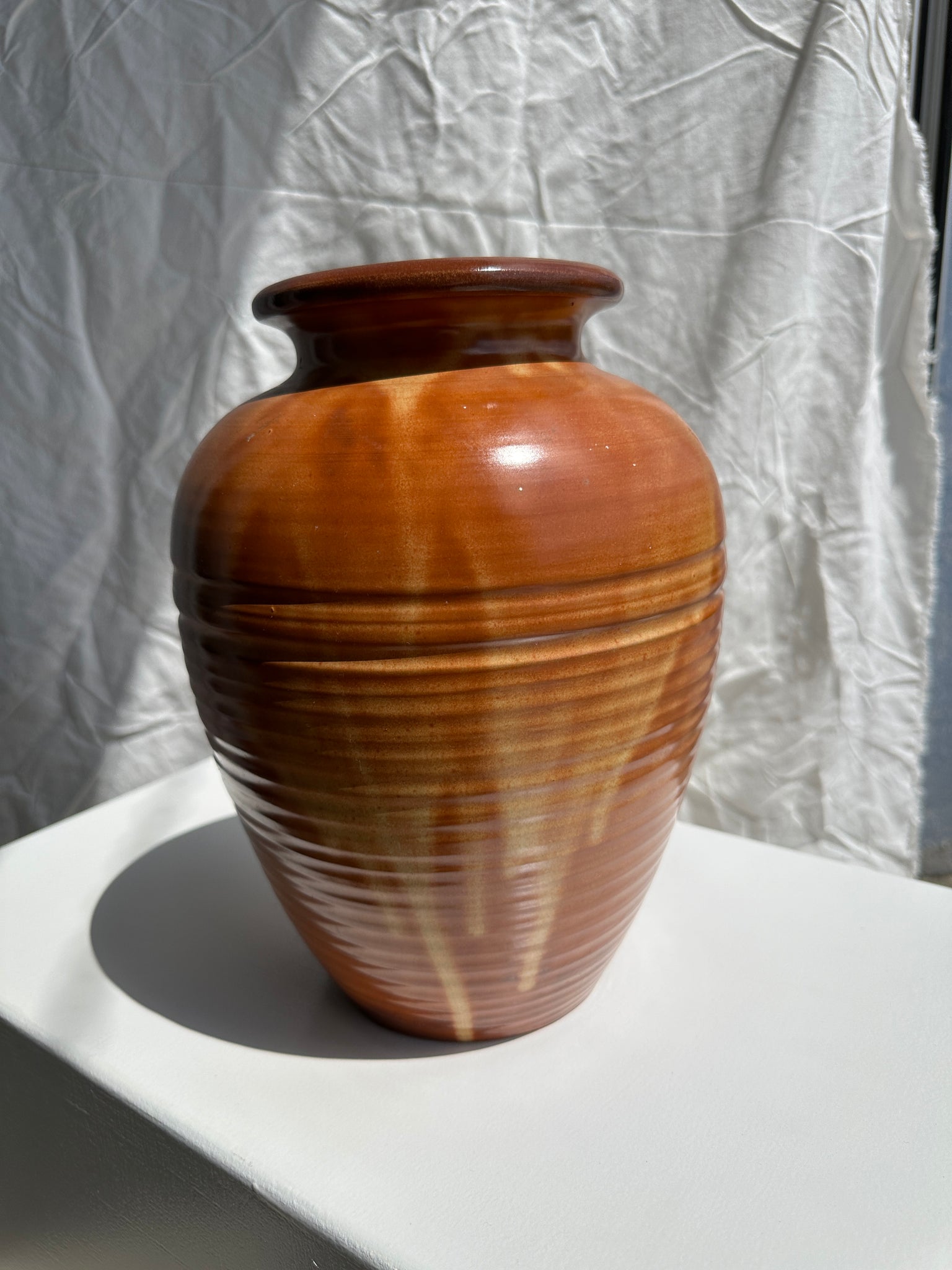 Grand vase en céramique artisanale marron