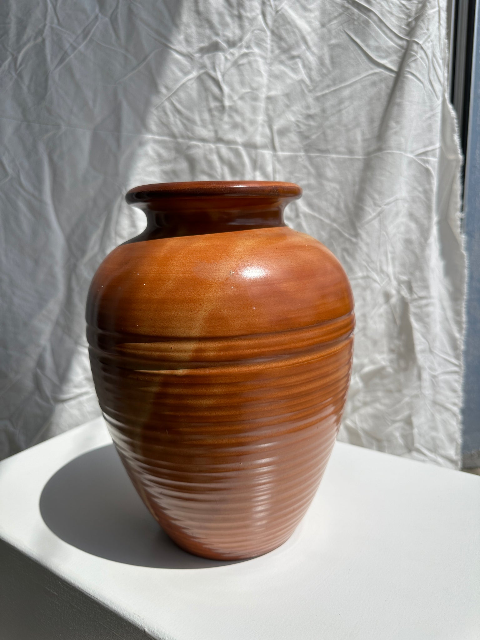 Grand vase en céramique artisanale marron