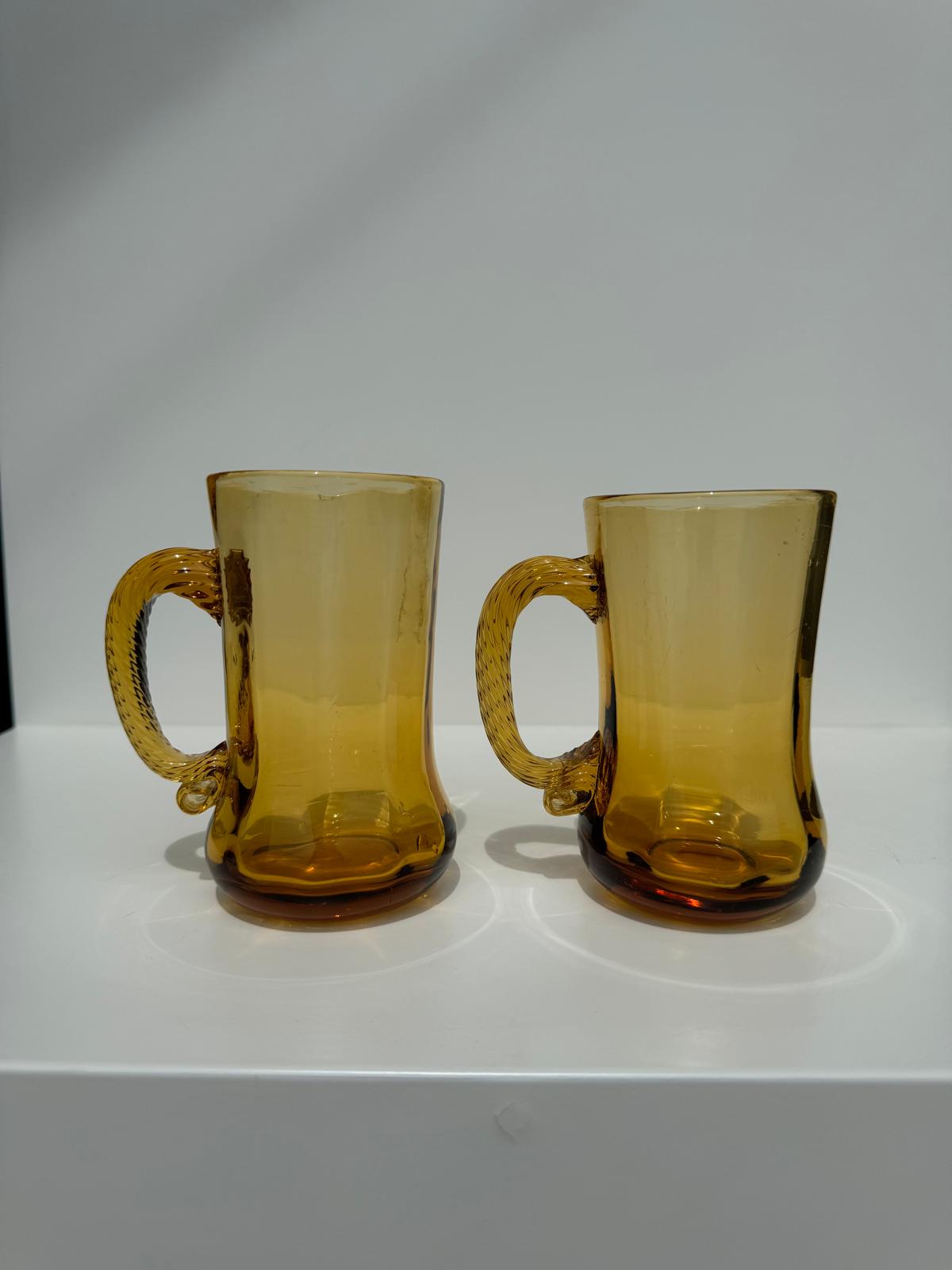 Duo de tasses à anses en verre jaune vintage