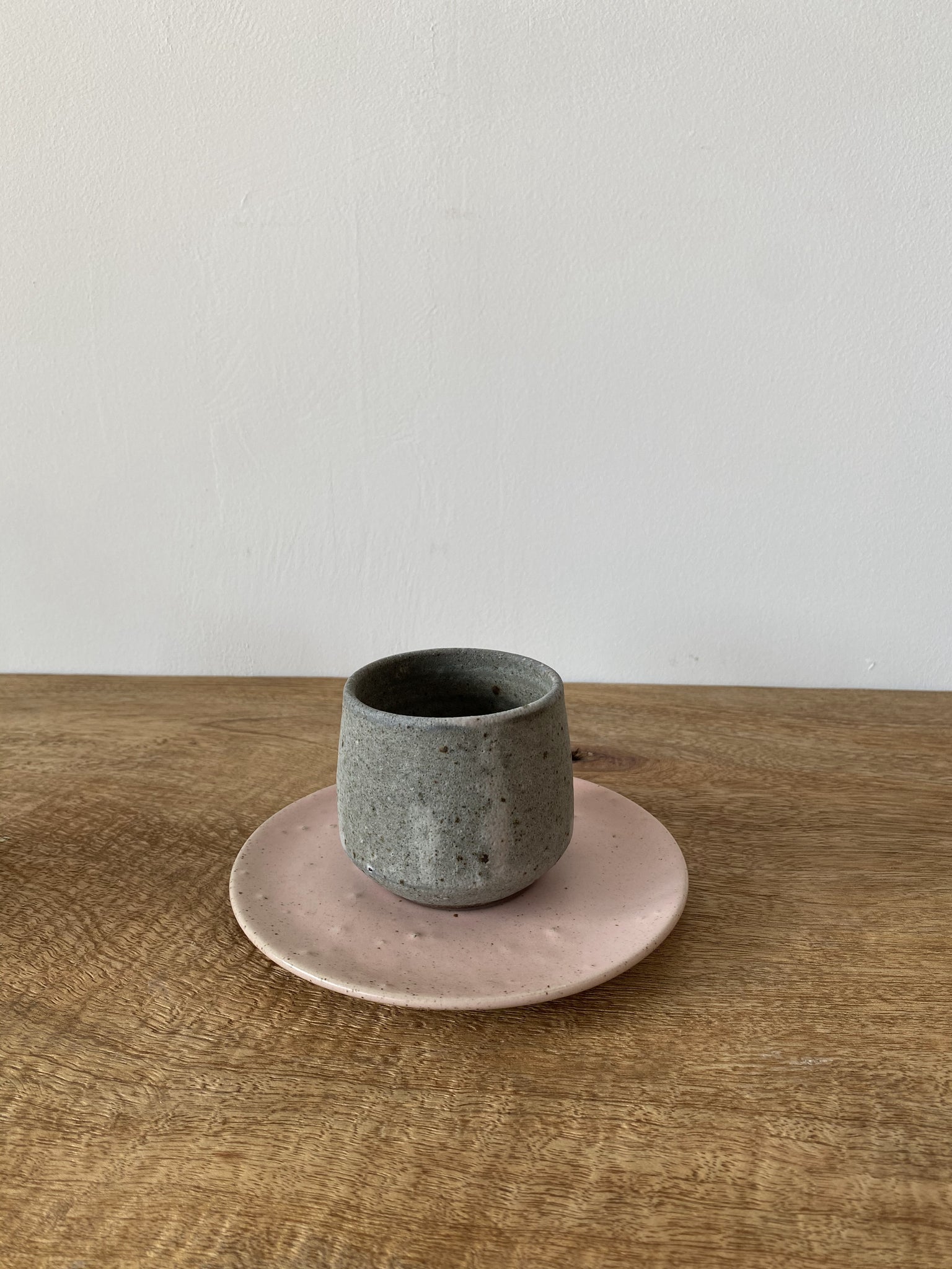 Duo de tasses en céramique grises