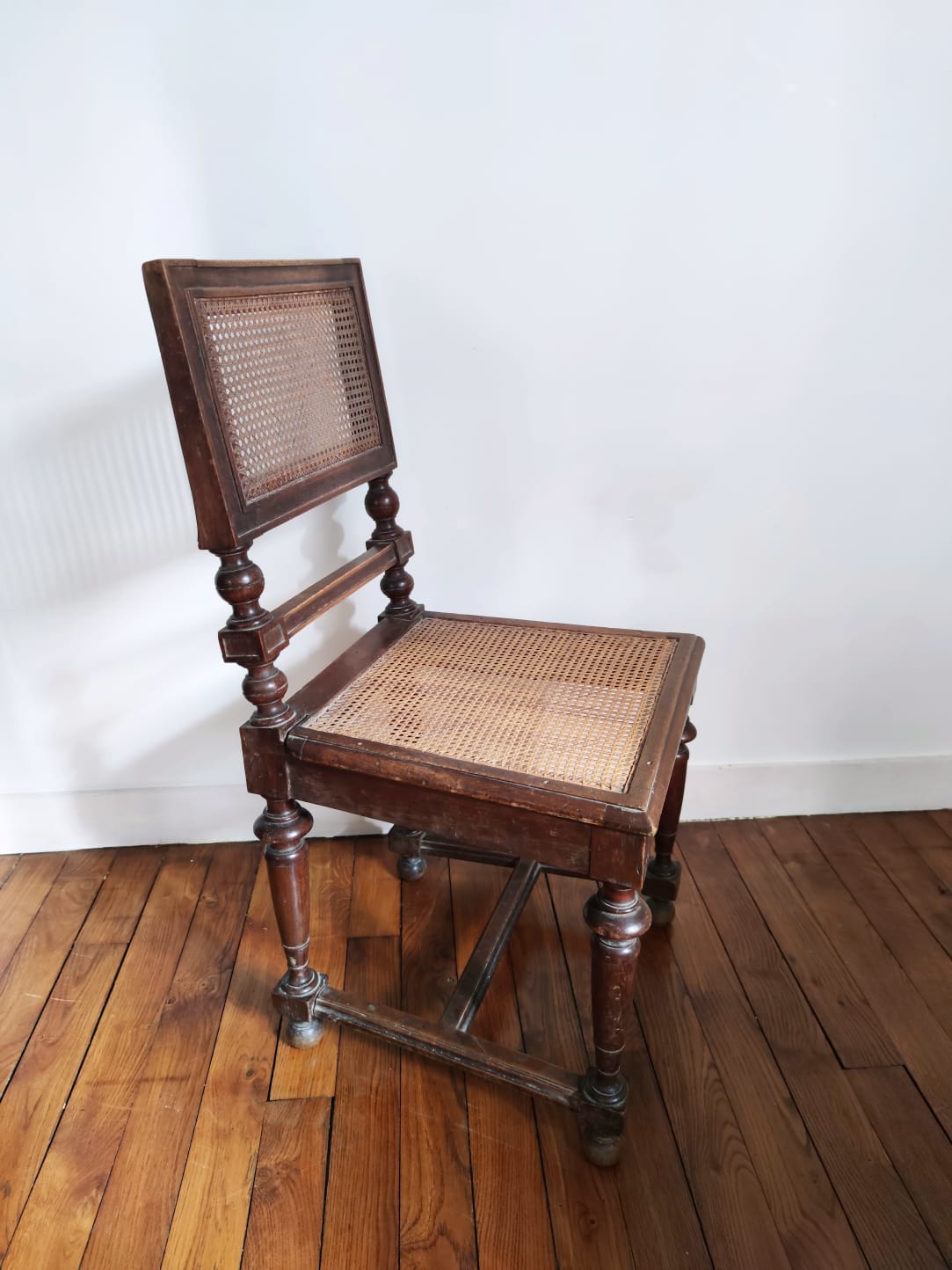 Paire de chaises cannées de style Henri II
