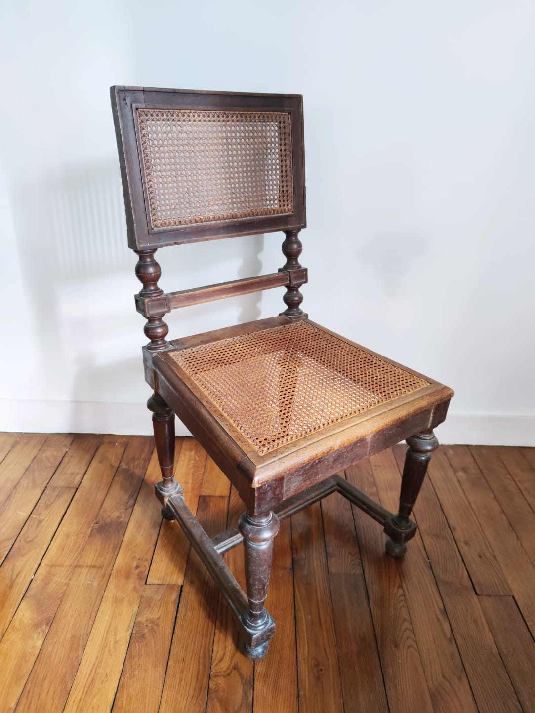 Paire de chaises cannées de style Henri II