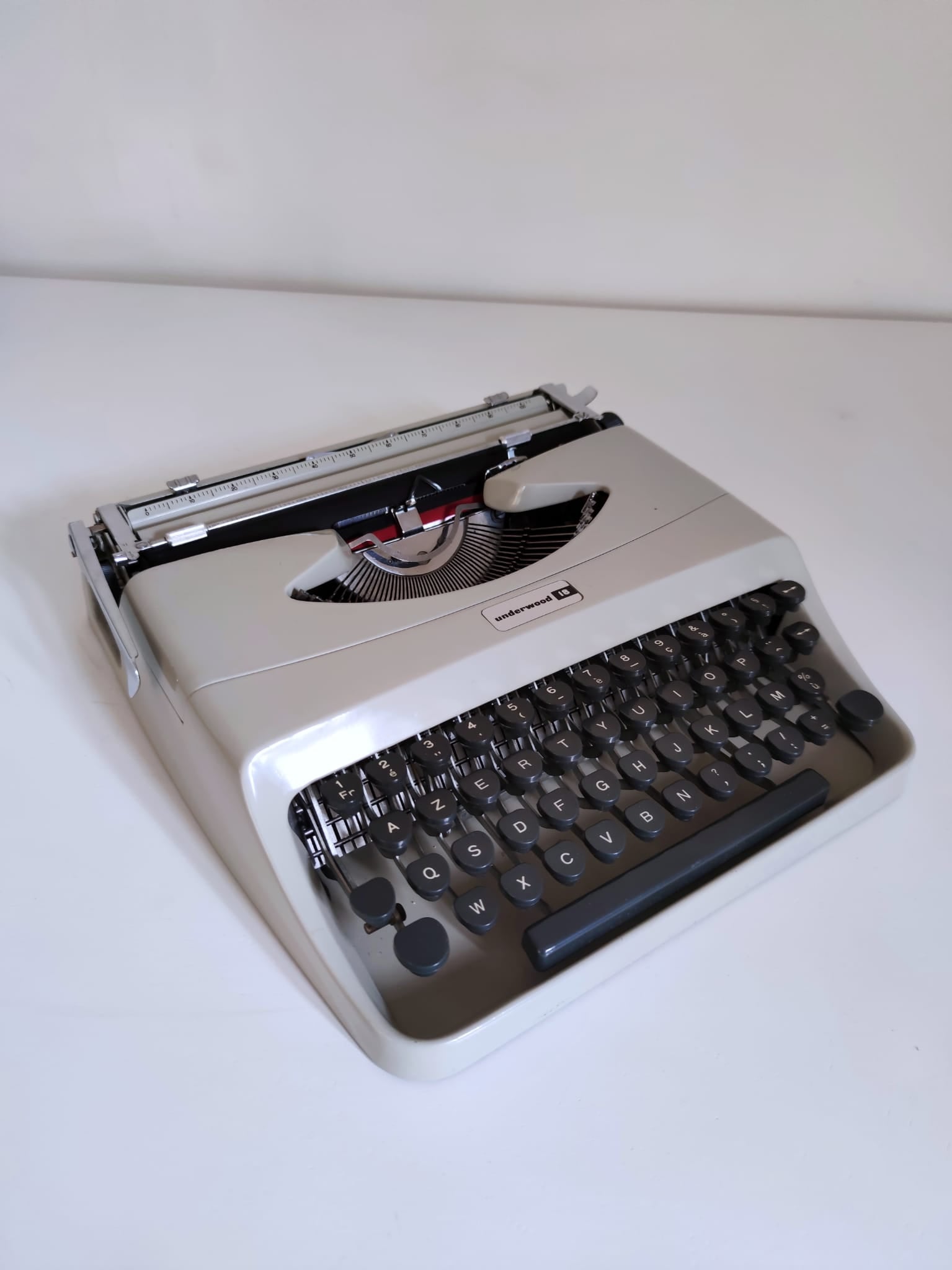 Machine à écrire portative Underwood 18