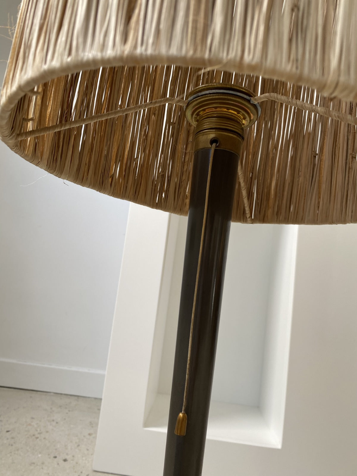 Lampe vintage en métal abat-jour en fibres naturelles