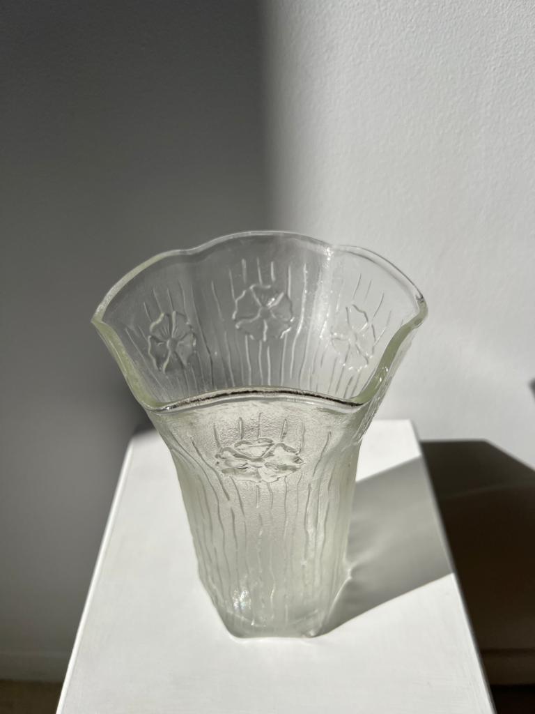 Vase vintage en verre à motifs floraux H:22cm