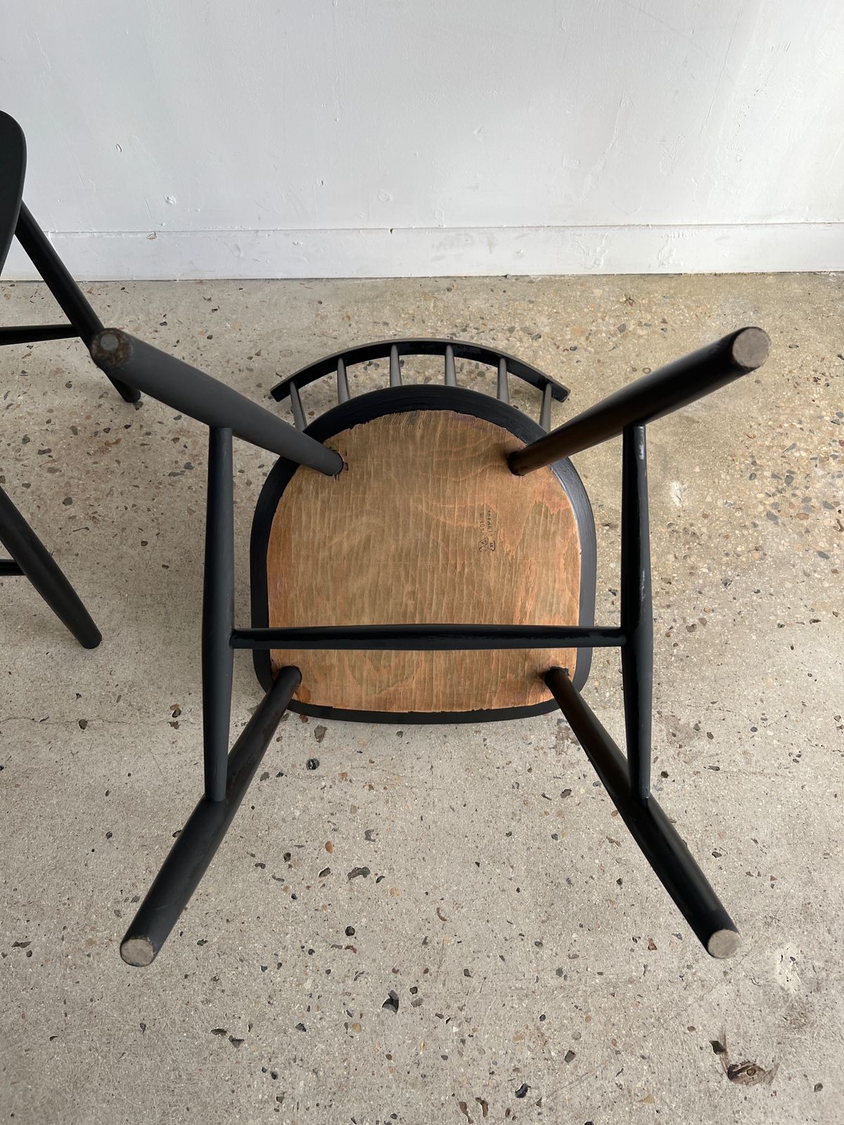 Chaise à barreaux en hêtre laquée noire J46 FDB Mobler