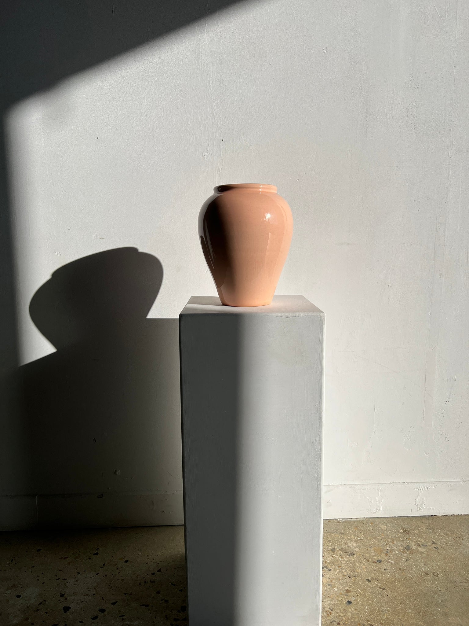 Vase en céramique glacé rose clair H:22cm