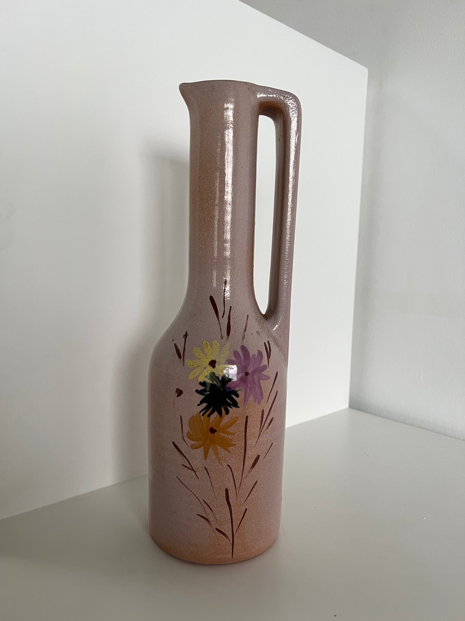 Grande aiguière en céramique parme à motifs de fleurs peintes à la main H:32cm