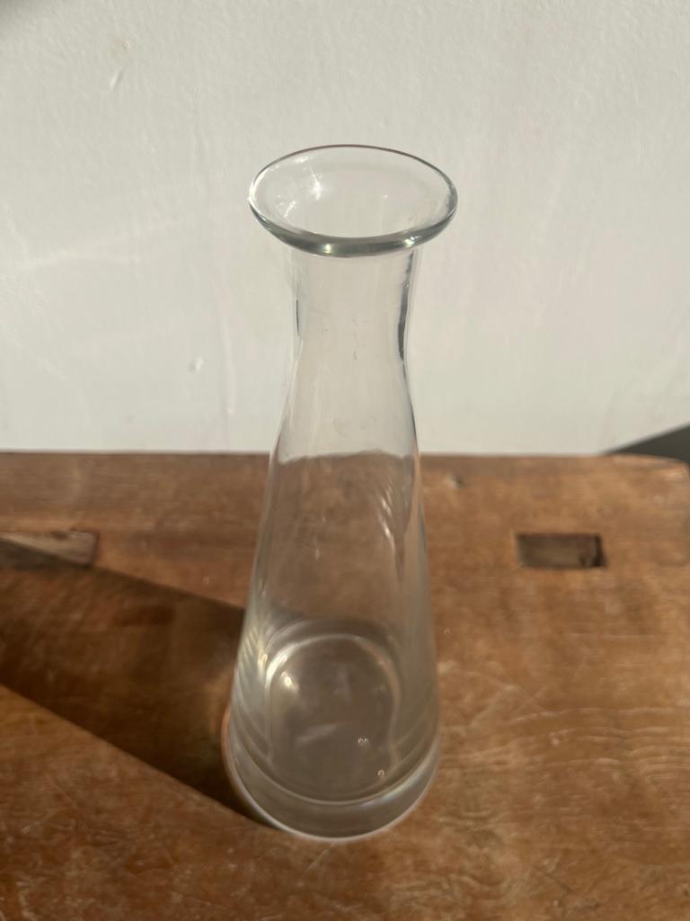 Vase soliflore conique