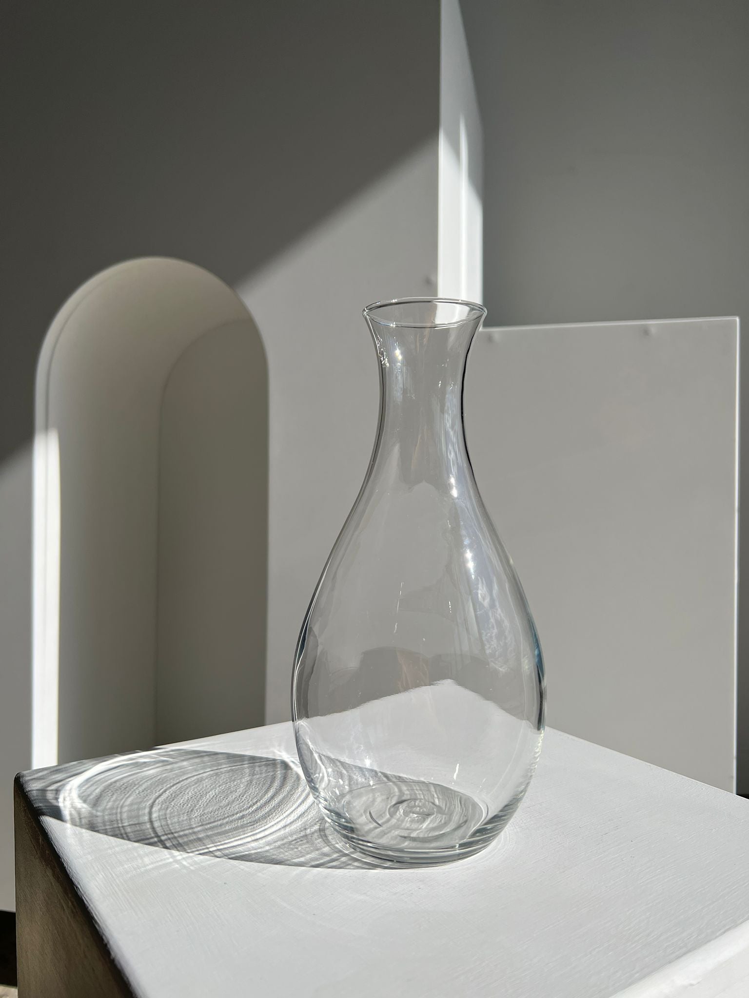 Vase en verre ovale et col resserré H:23,5cm