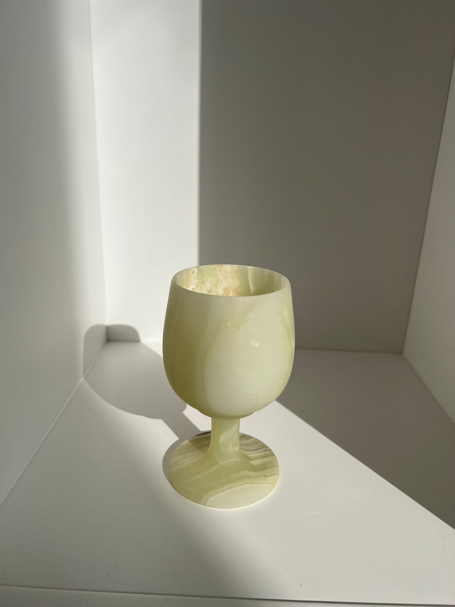 Duo de verres en pierre dure vert clair H:12,5cm